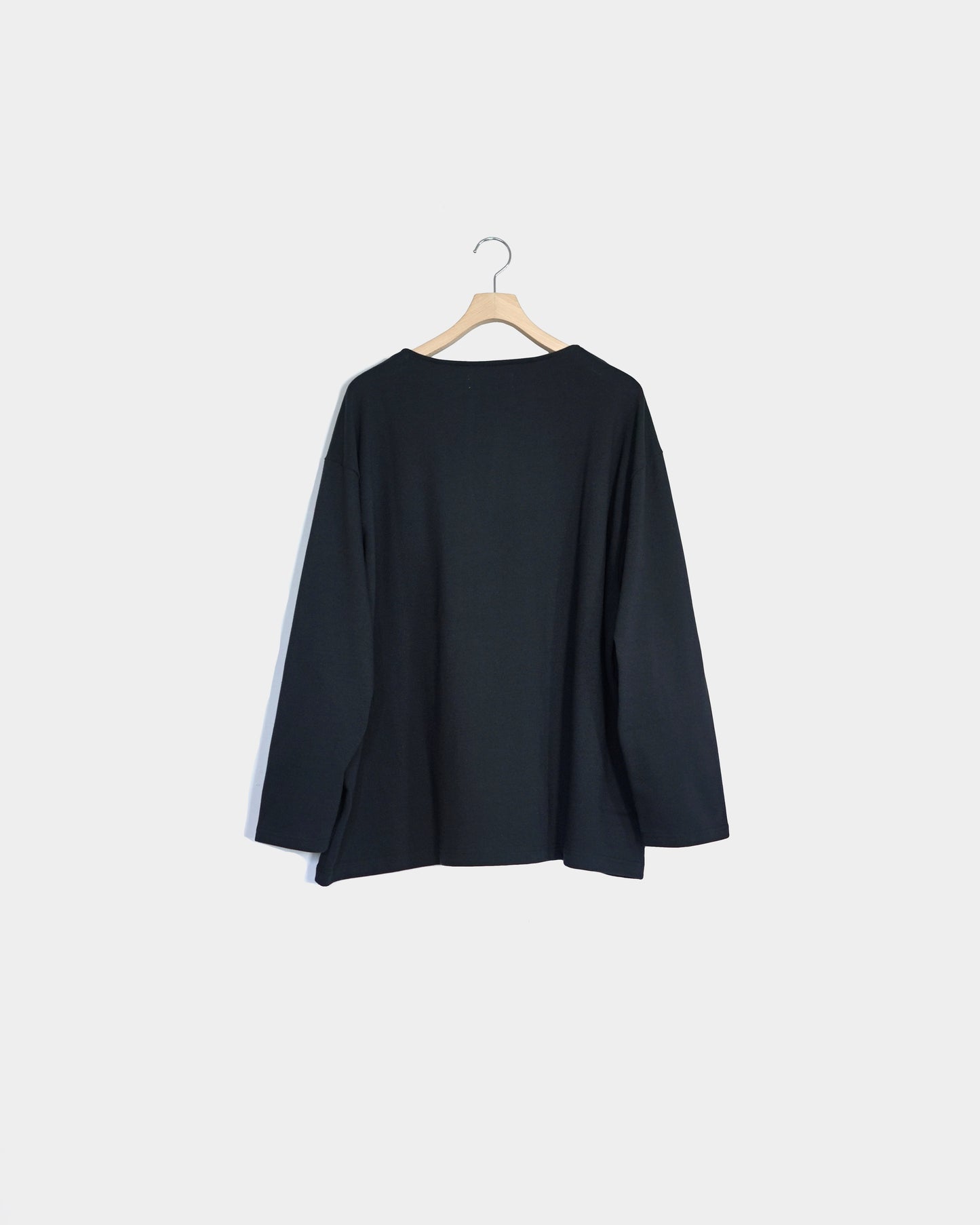 tsuzuli/BASQUE BOAT NECK LONG SLEEVE “BLACK”