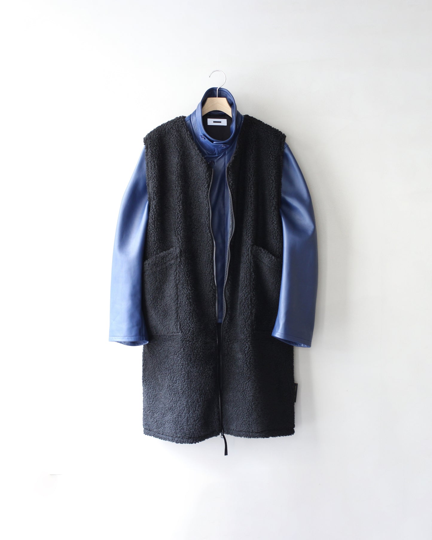 FARFIELD (ファーフィールド) / LONG VEST "Black"
