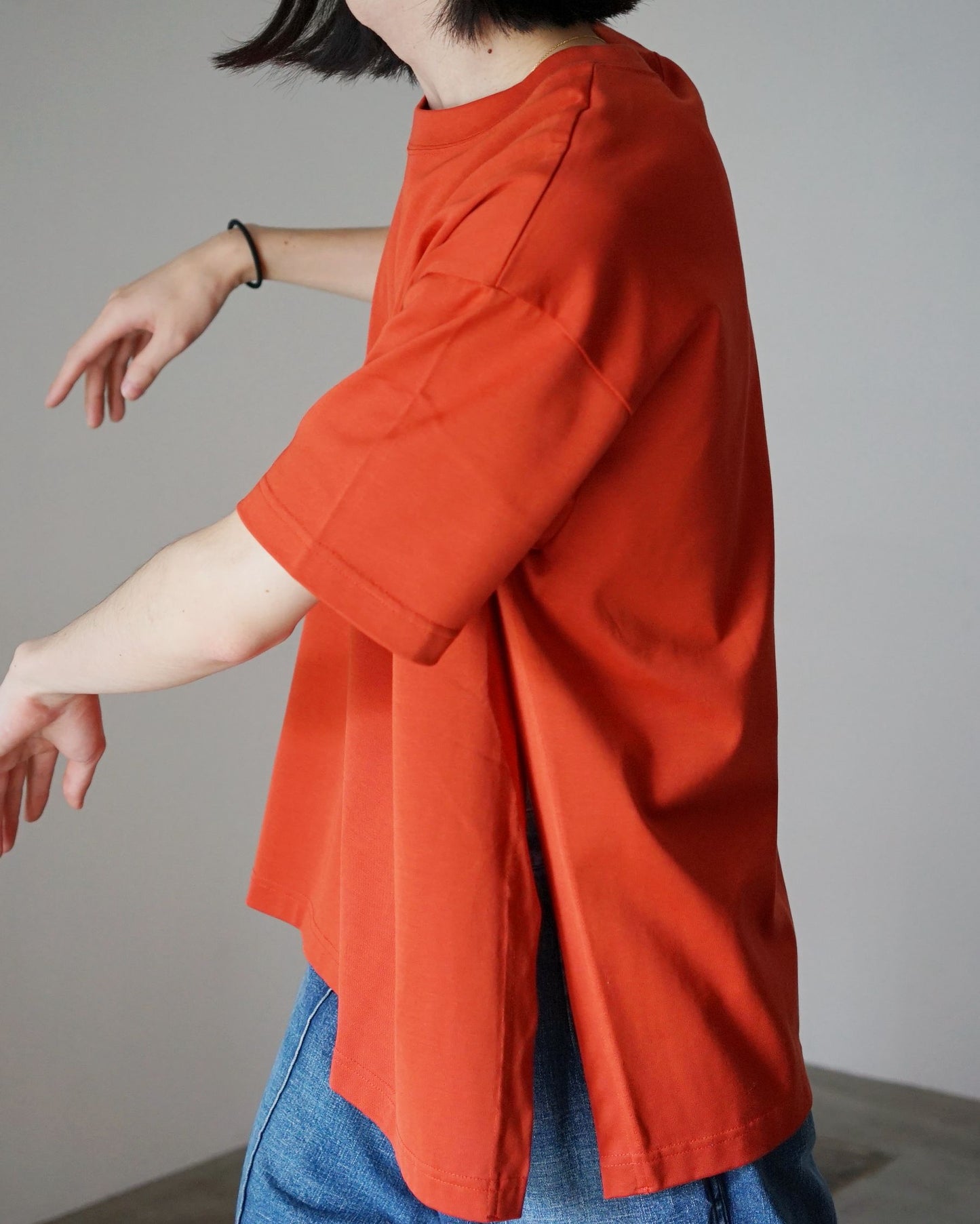 roundabout / slit Tshirts "RED"