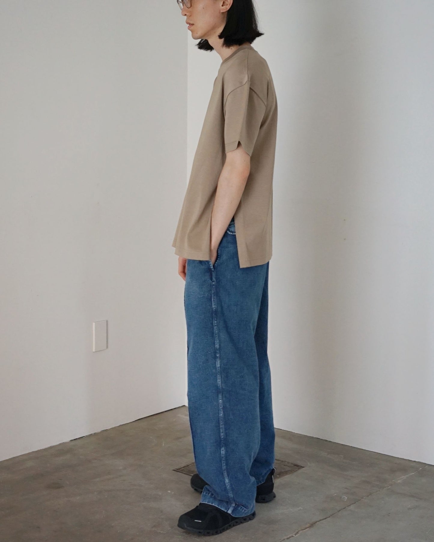 roundabout / slit Tshirts "BEIGE"