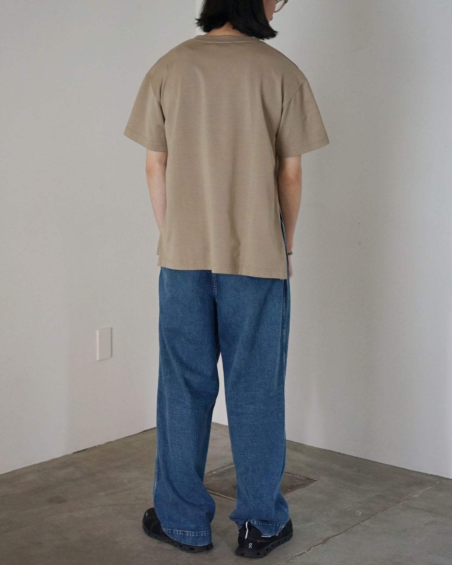 roundabout / slit Tshirts "BEIGE"