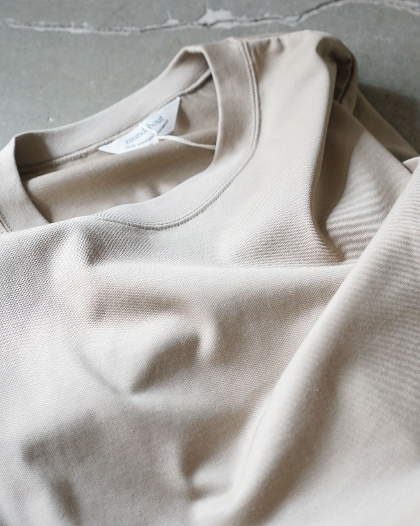 roundabout / slit Tshirts "BEIGE"