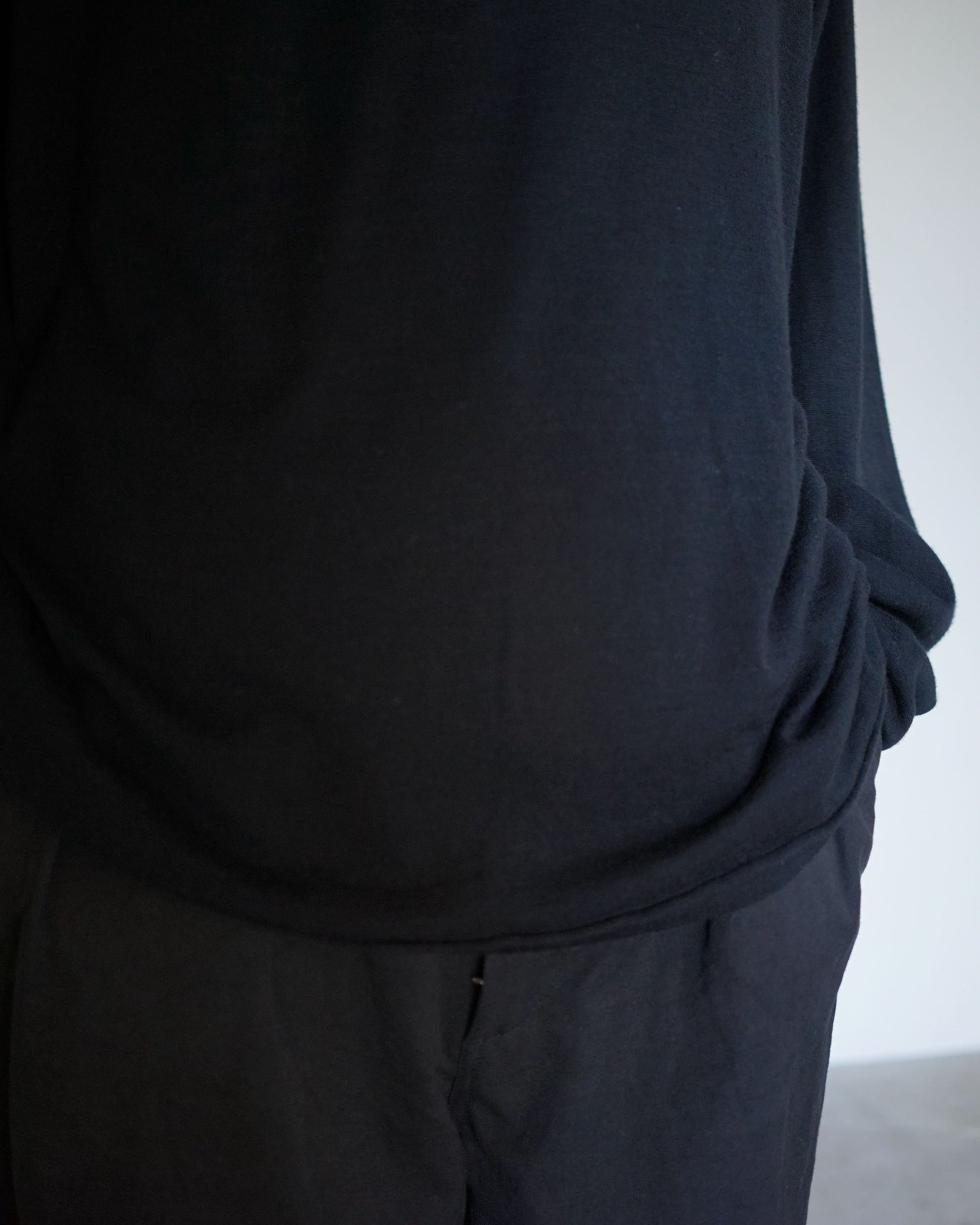 ulterior / SUPER FINE WOOL COTTON L/S "BLACK"