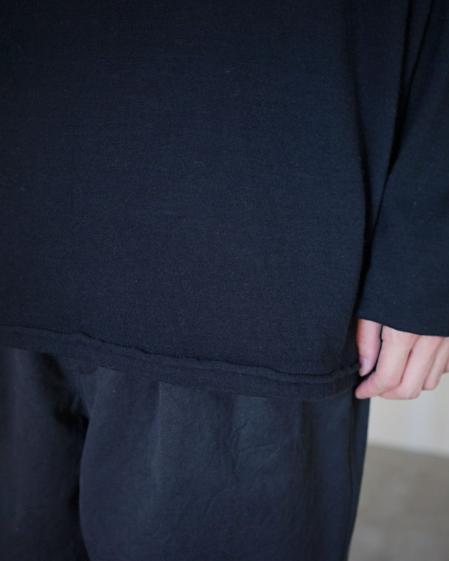 ulterior / SUPER FINE WOOL COTTON L/S "BLACK"