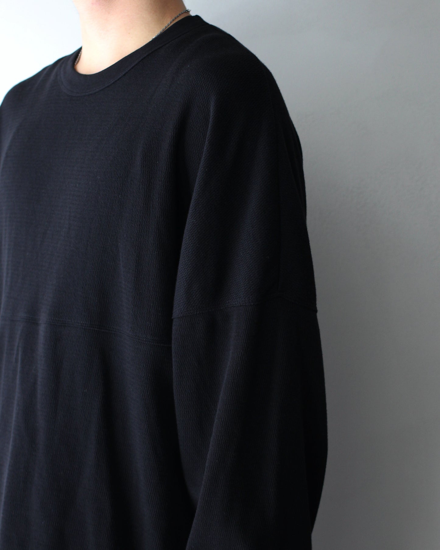 ULTERIOR / C/CASH HONEYCOMB FOOTBALL TEE"BLACK"