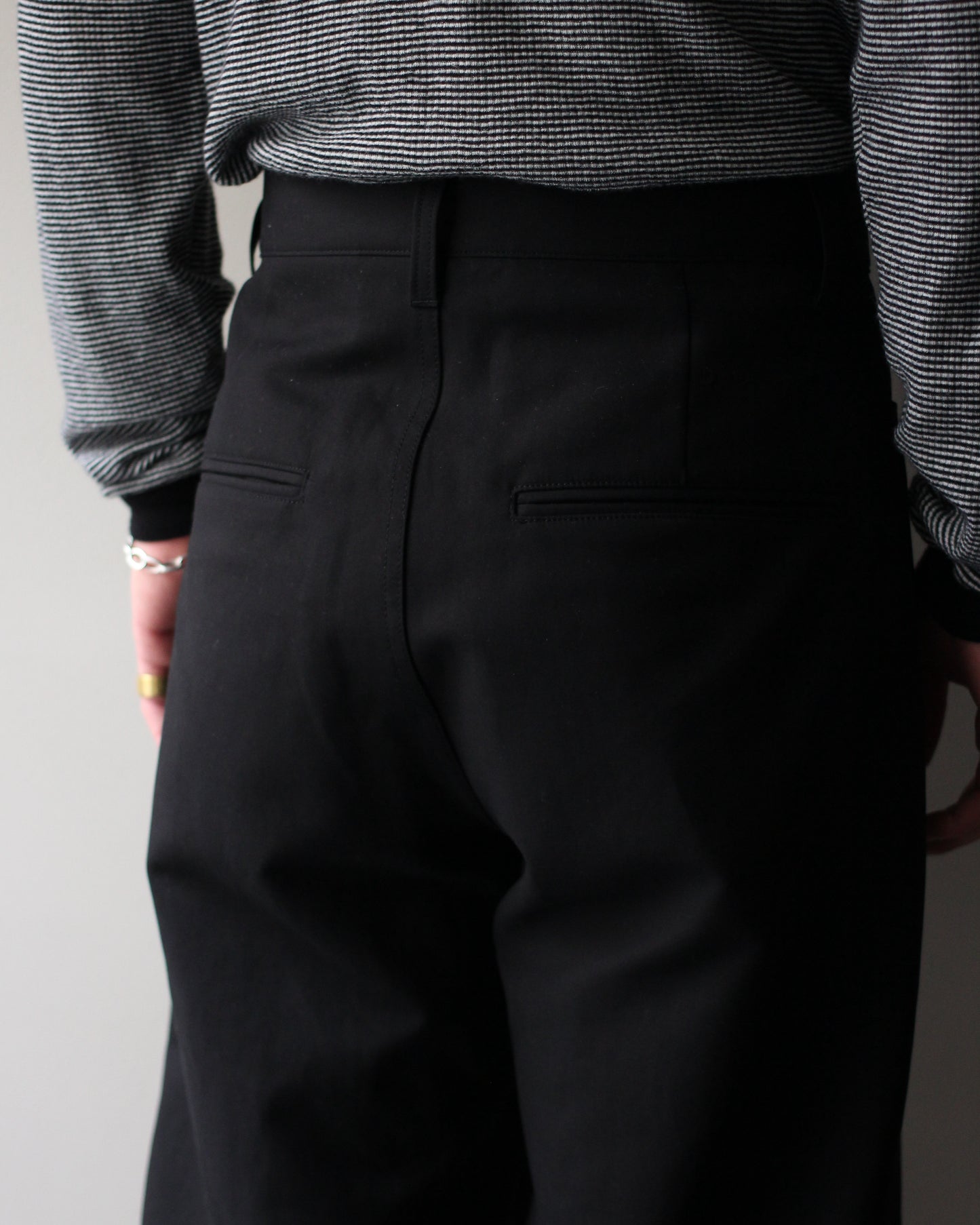 ssstein/DOUBLE WEAVE COTTON ONE TUCK WIDE PANTS "BLACK"