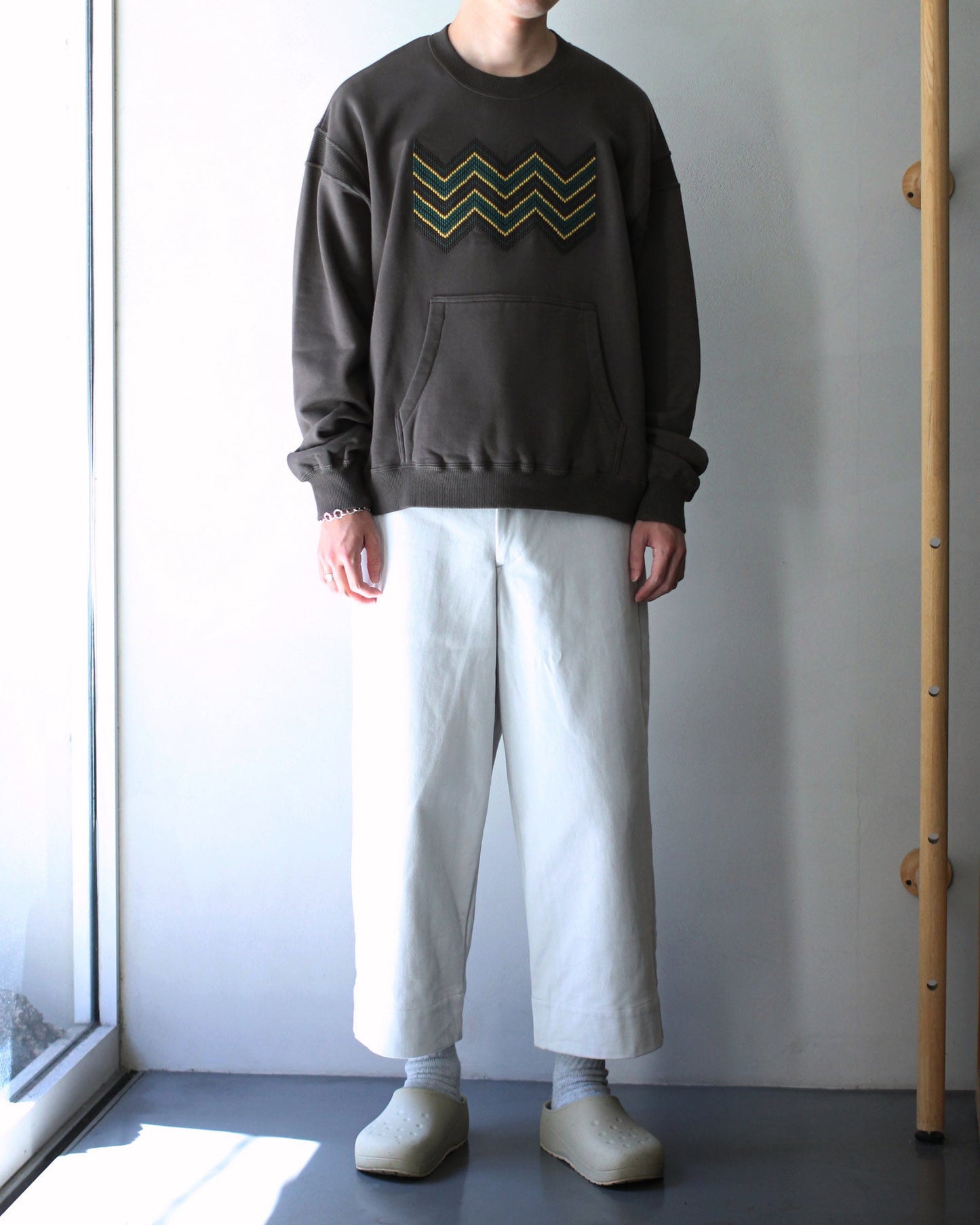 MATSUFUJI/BEADS EMBROIDERY SWEAT SHIRT "TAUPE"