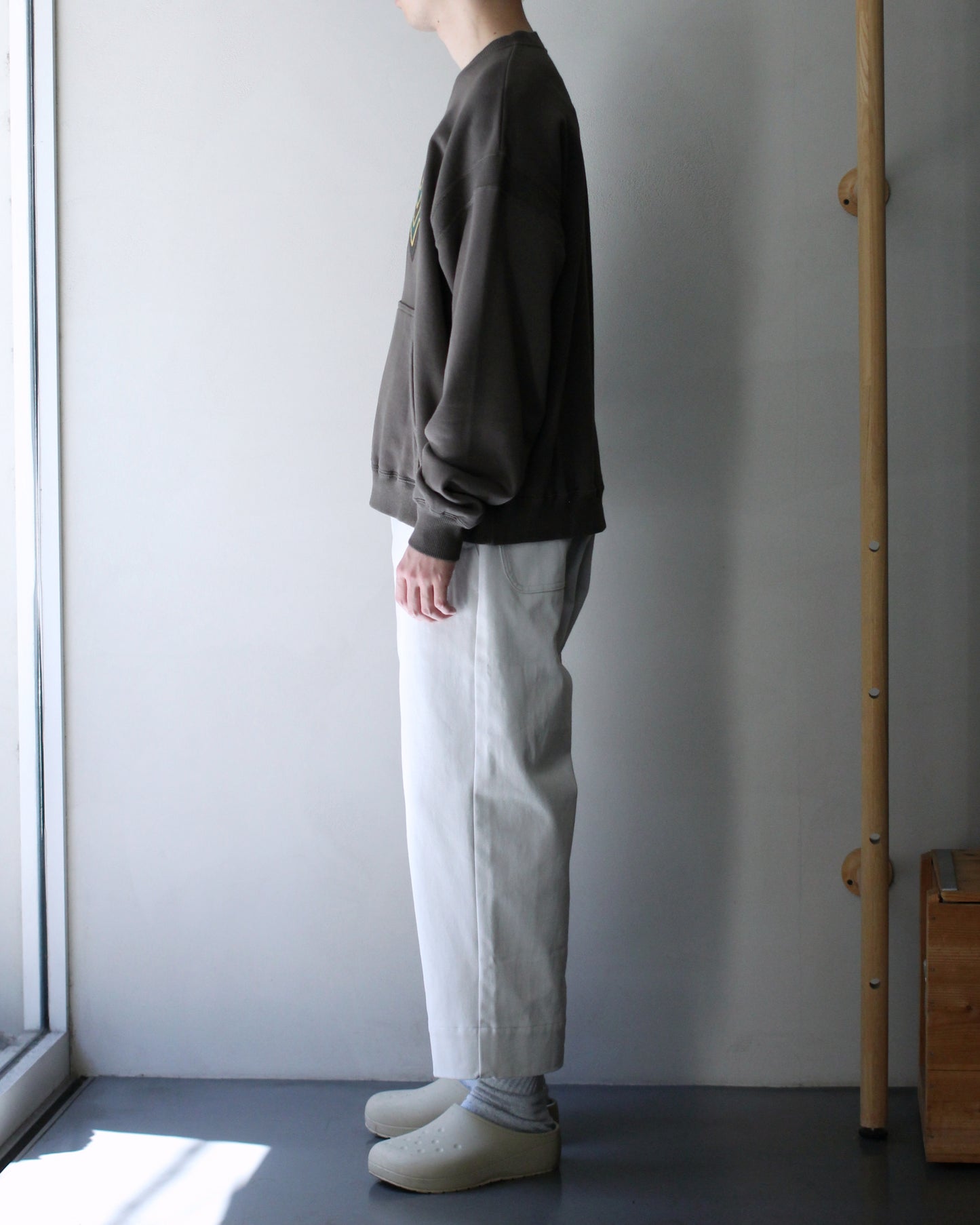 MATSUFUJI/BEADS EMBROIDERY SWEAT SHIRT "TAUPE"