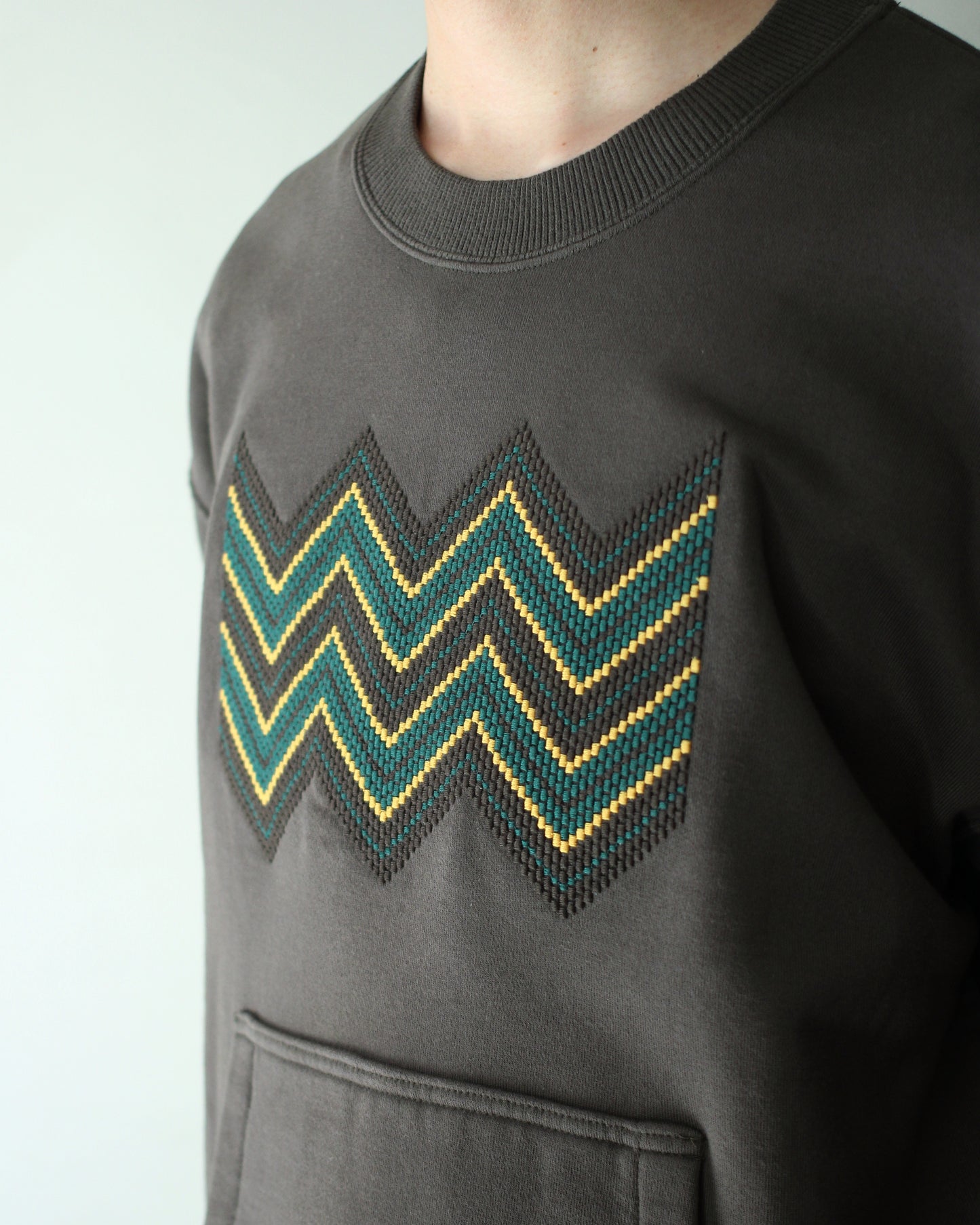MATSUFUJI/BEADS EMBROIDERY SWEAT SHIRT "TAUPE"