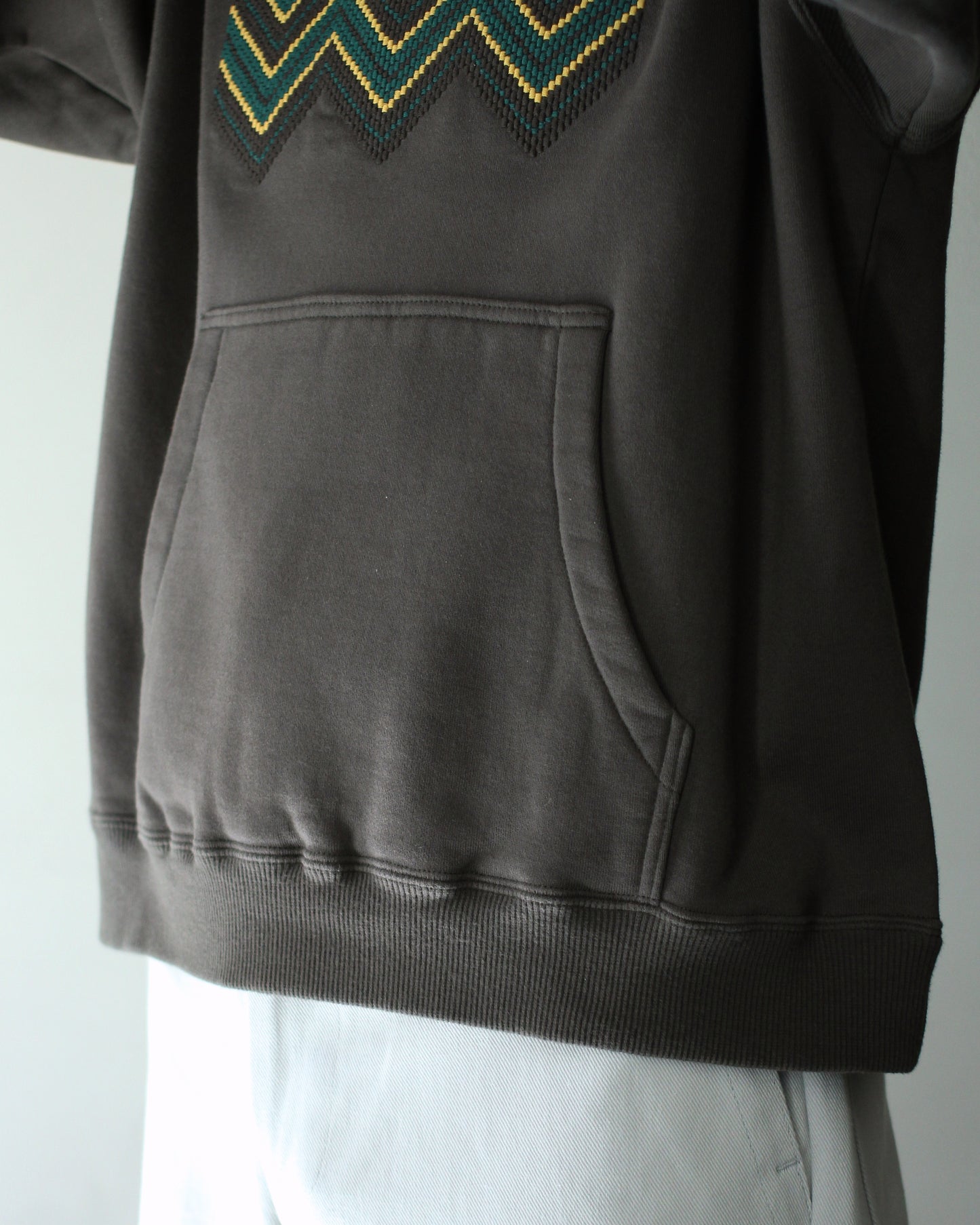 MATSUFUJI/BEADS EMBROIDERY SWEAT SHIRT "TAUPE"