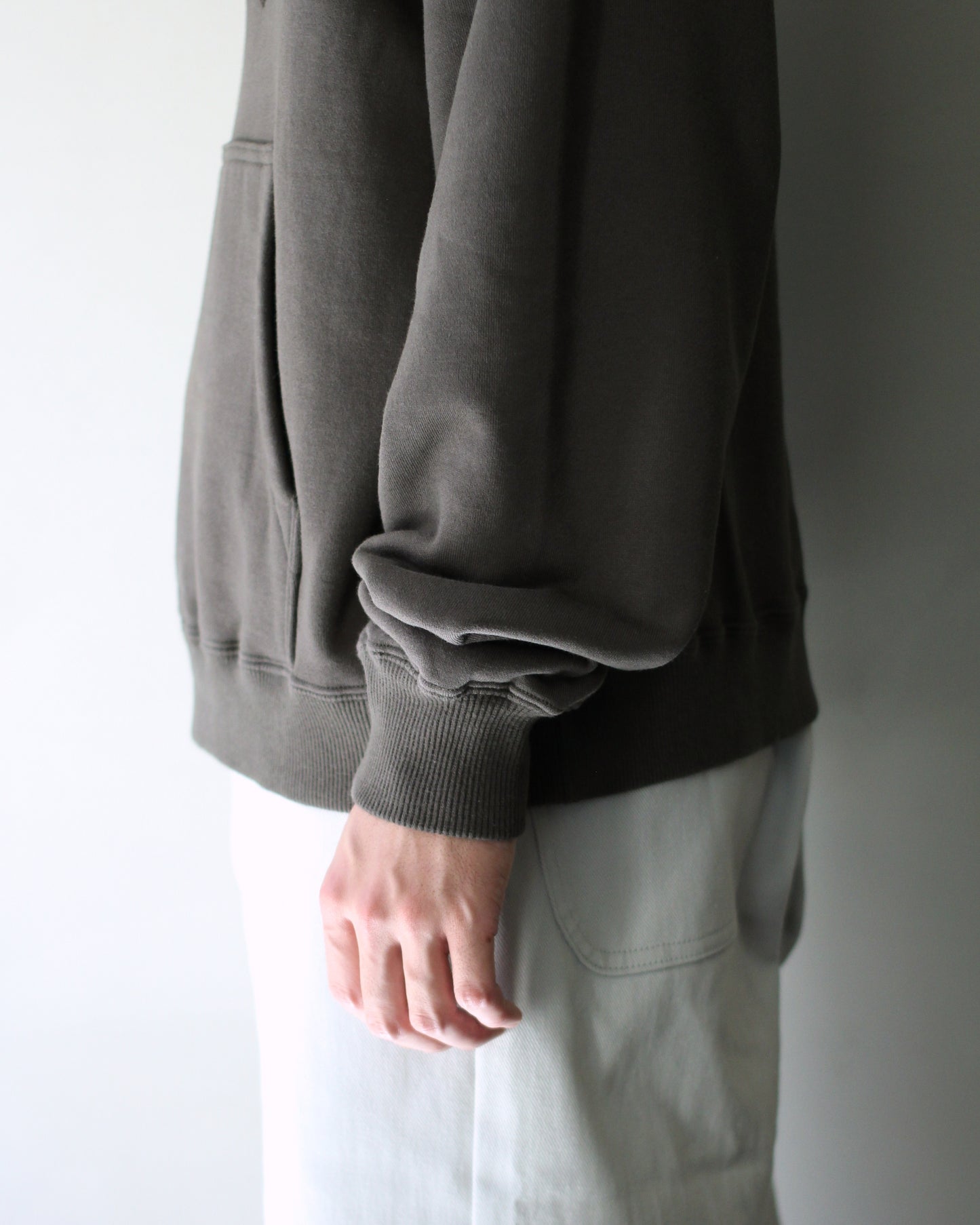 MATSUFUJI/BEADS EMBROIDERY SWEAT SHIRT "TAUPE"