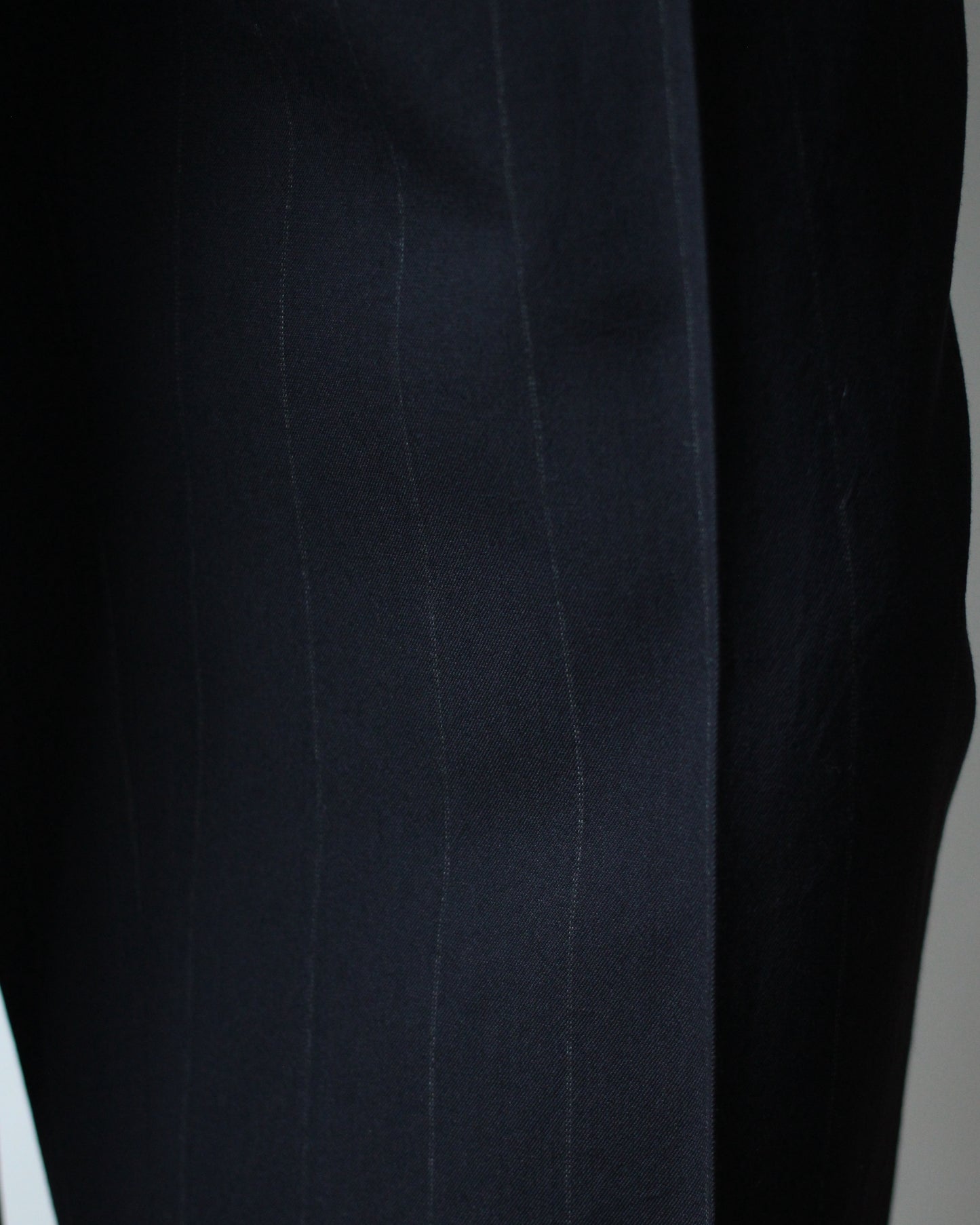 ULTERIOR/WOOL WASHI STRIPE STRIPE TUCKED TROUSERS "DARK NAVY"