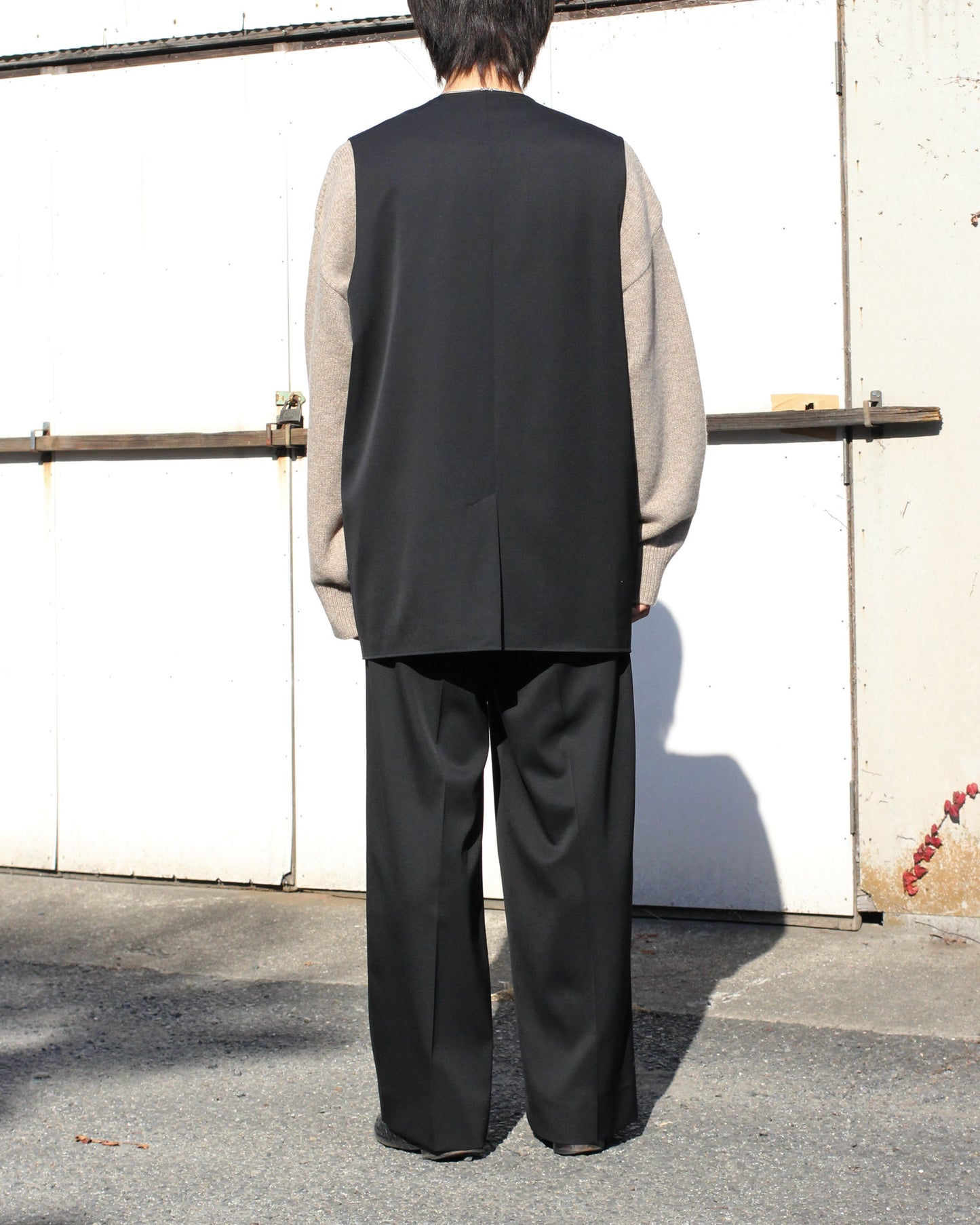 stein / OVERSIZED MULTI POCKET VEST "BLACK"