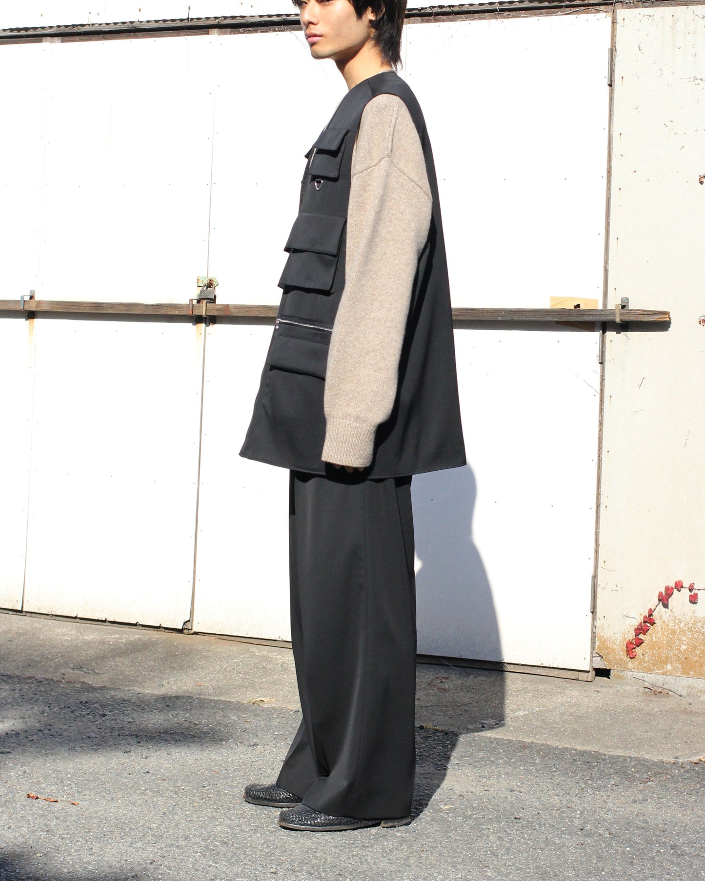 stein / OVERSIZED MULTI POCKET VEST "BLACK"