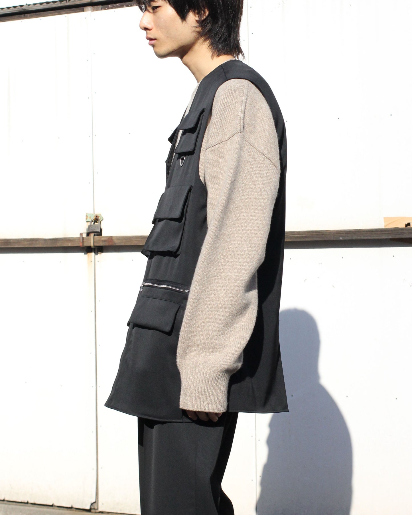 stein / OVERSIZED MULTI POCKET VEST "BLACK"