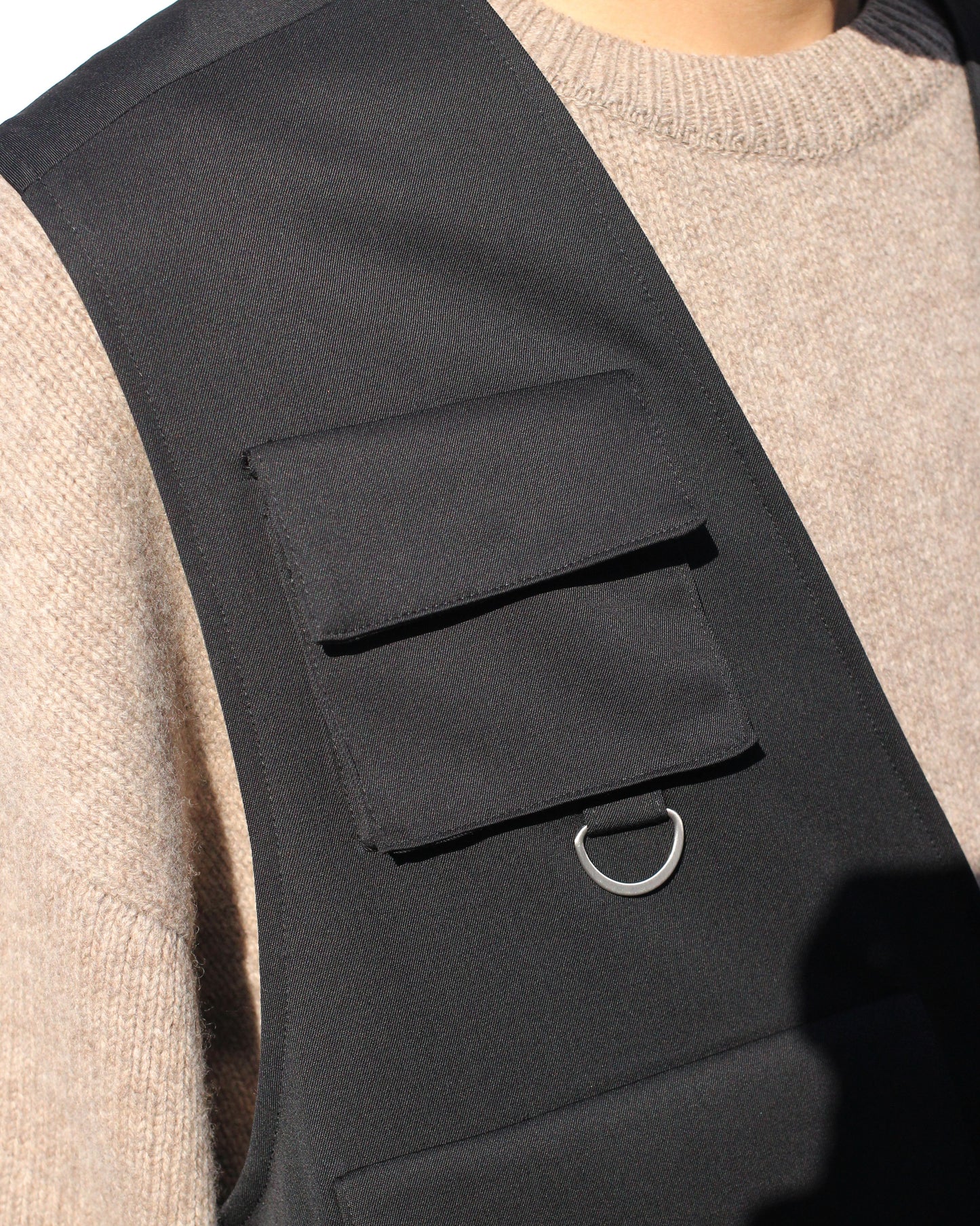 stein / OVERSIZED MULTI POCKET VEST "BLACK"