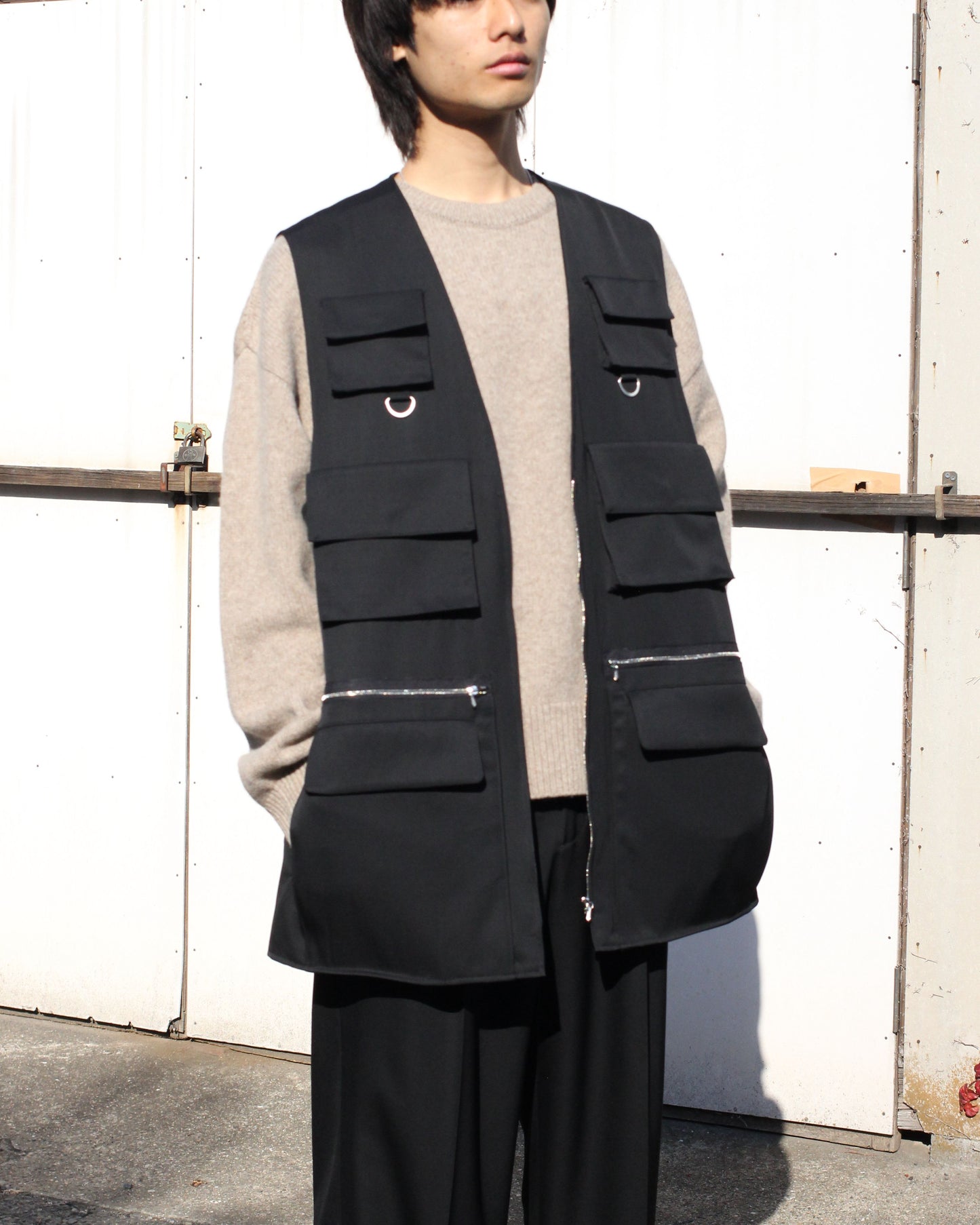 stein / OVERSIZED MULTI POCKET VEST "BLACK"
