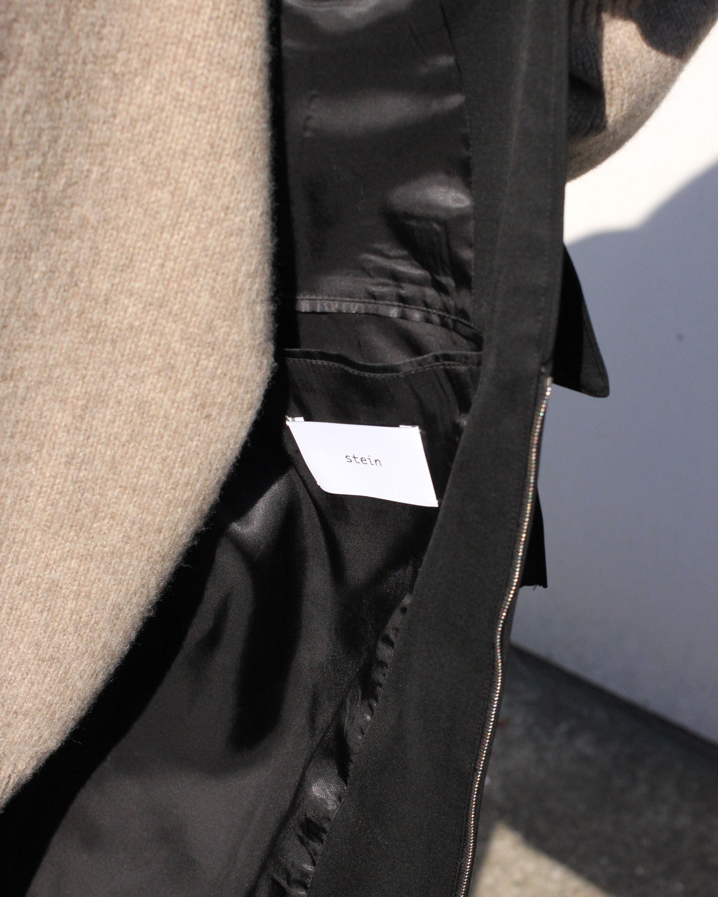 stein / OVERSIZED MULTI POCKET VEST "BLACK"
