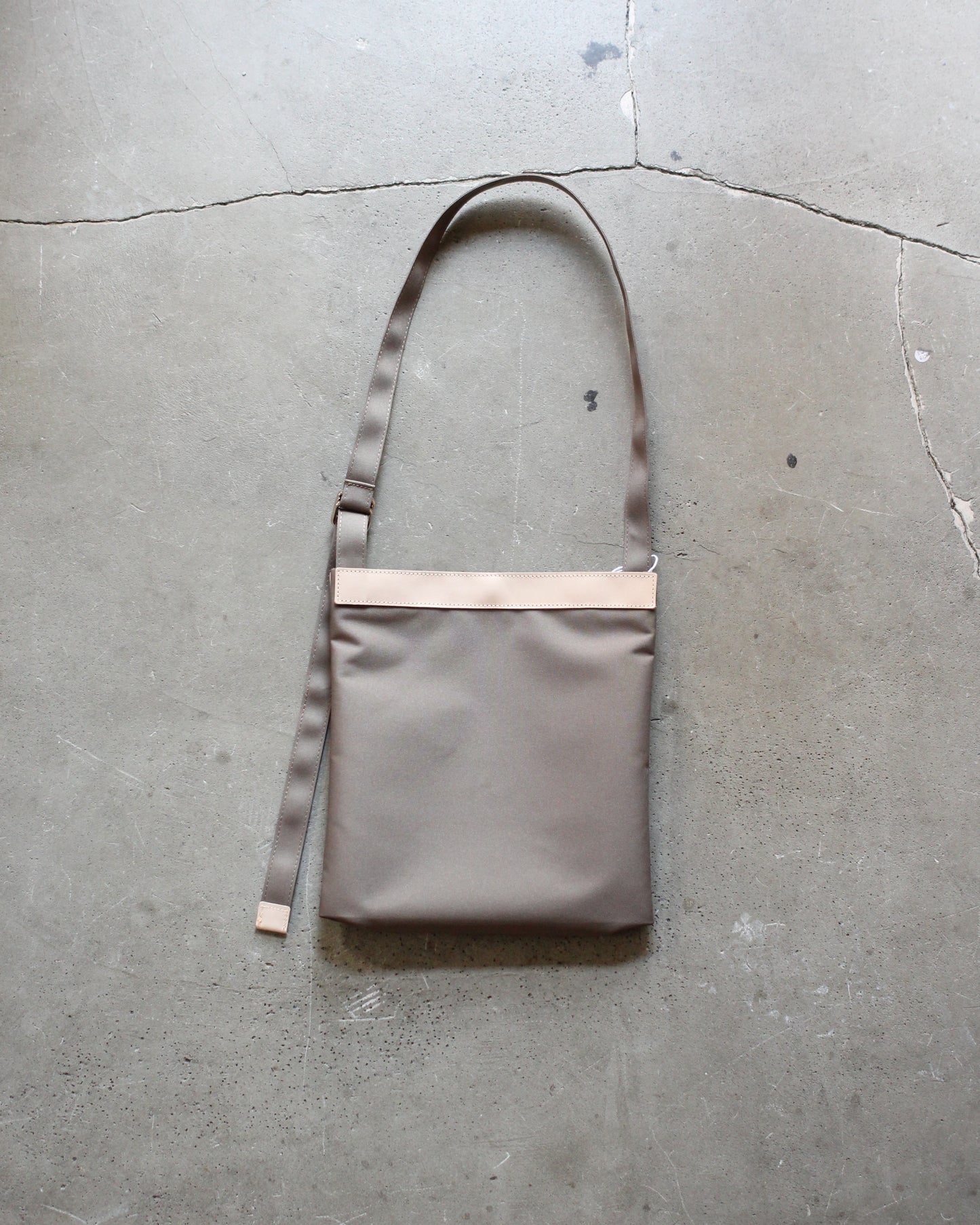 IFNI ROASTING&CO. / SHOULDER BAG "D.BEIGE×NATURAL"