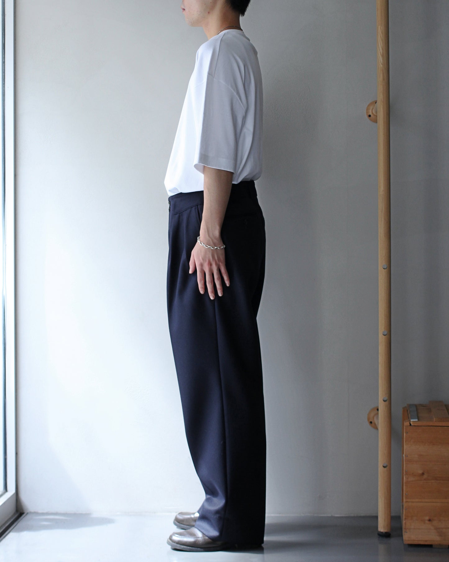 ULTERIOR / SUPER FINE LIGHT MELTON TUCKED TROUSERS "DEEP NAVY"