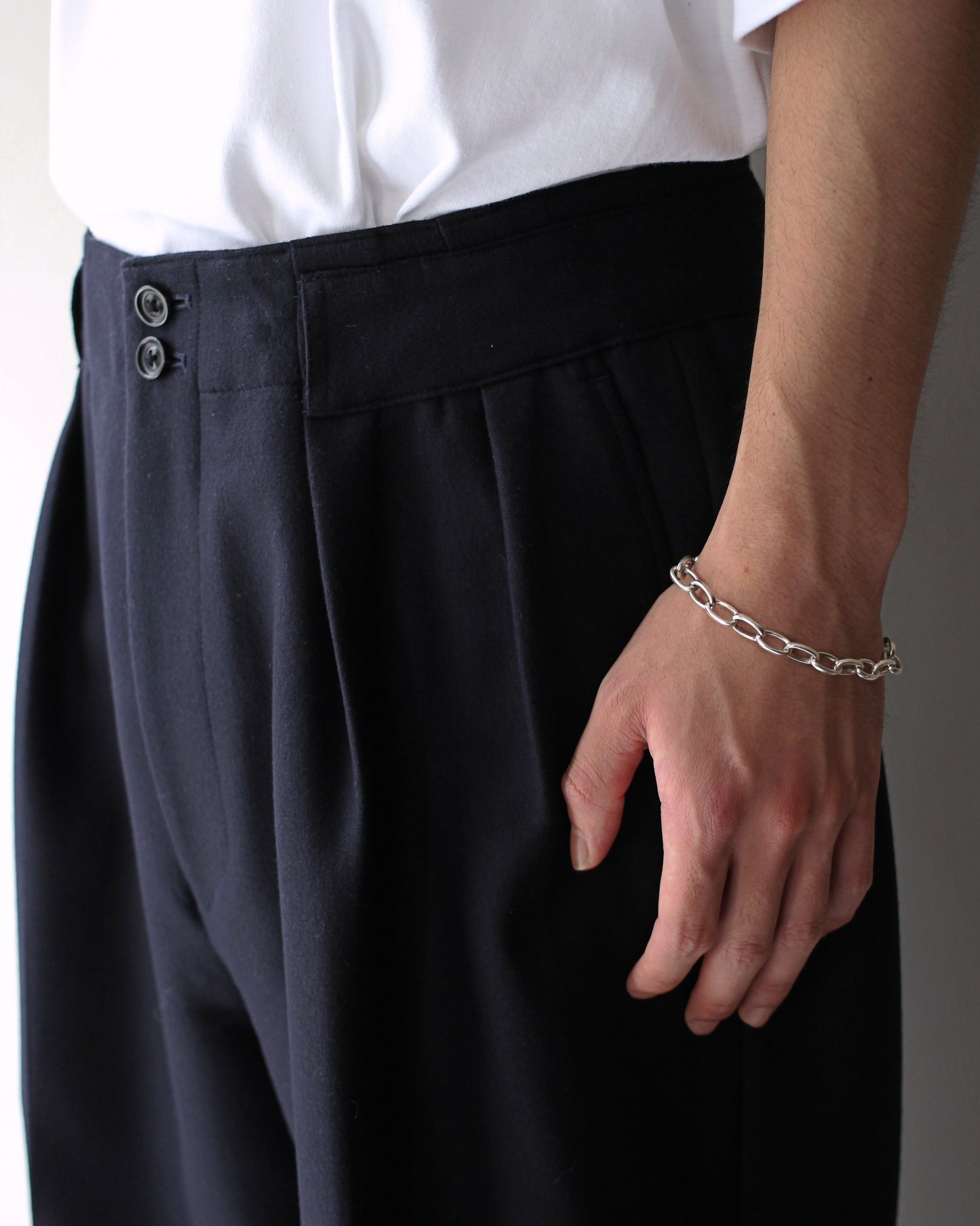 ULTERIOR / SUPER FINE LIGHT MELTON TUCKED TROUSERS "DEEP NAVY"
