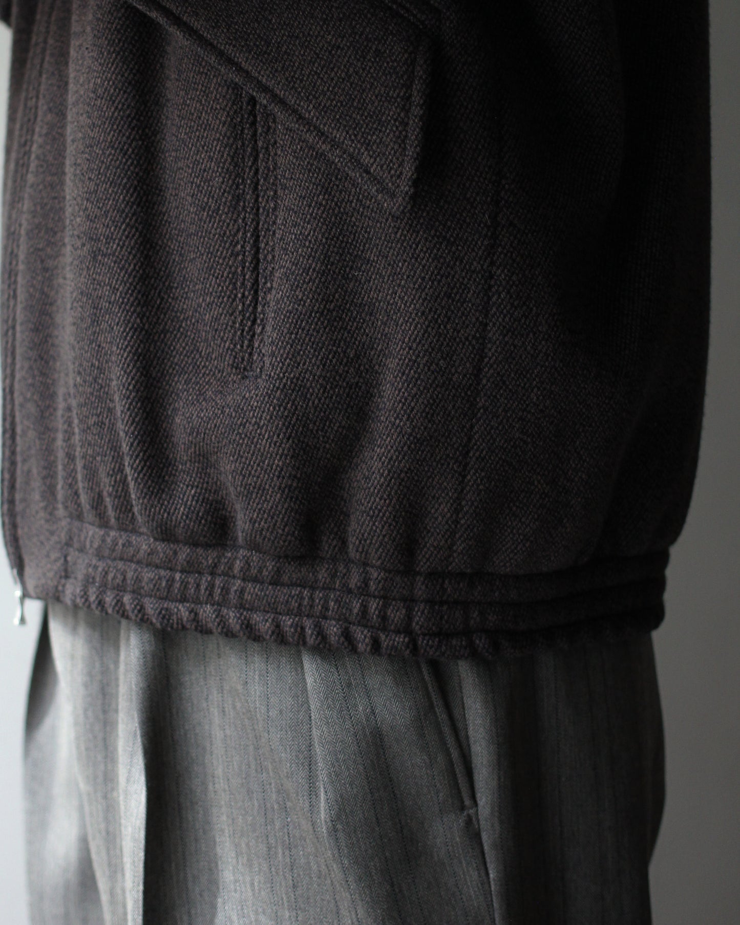 ULTERIOR/ WOOL SILK KERSEY ZIP UP JKT ”KHAKI BLACK″