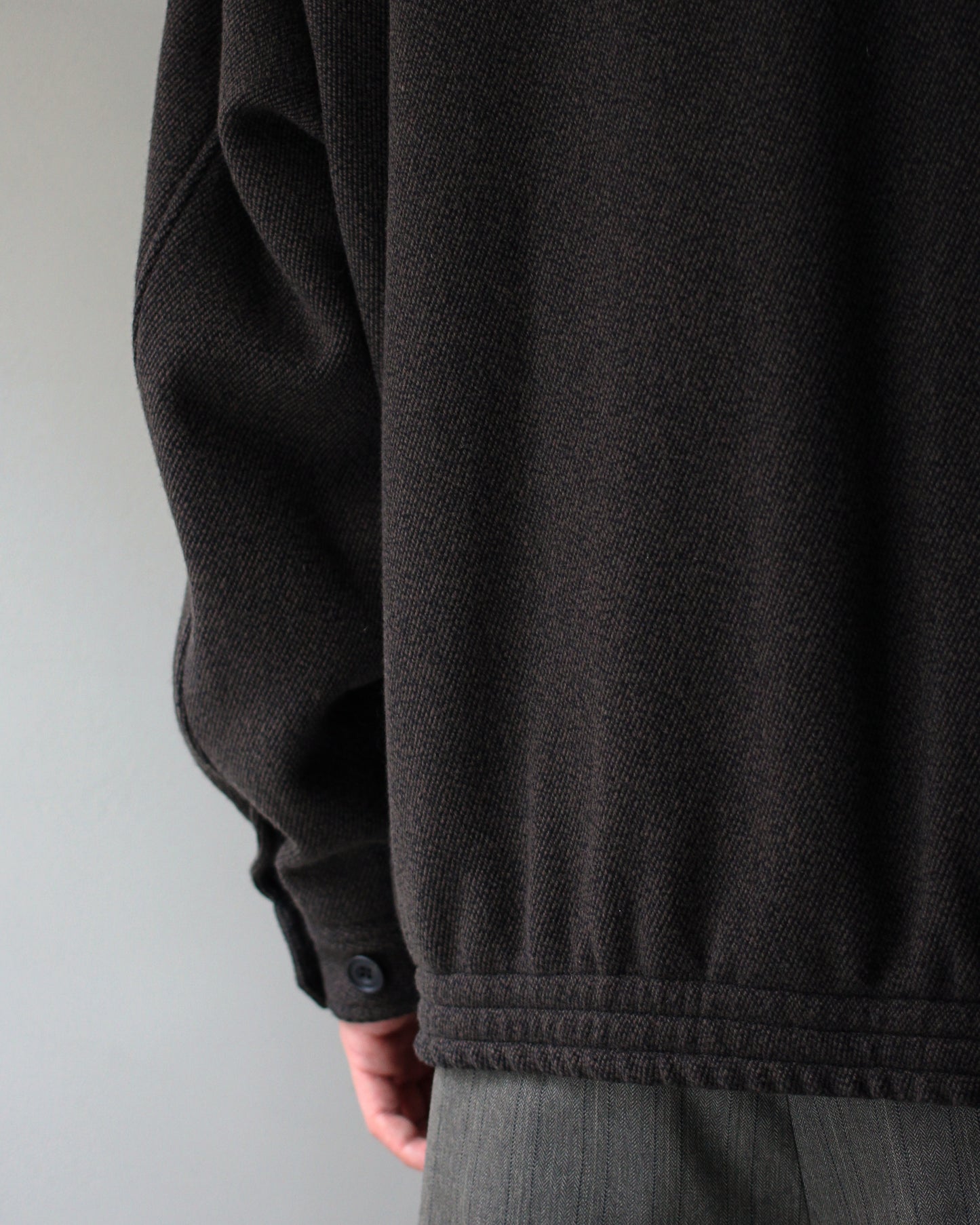 ULTERIOR/ WOOL SILK KERSEY ZIP UP JKT ”KHAKI BLACK″