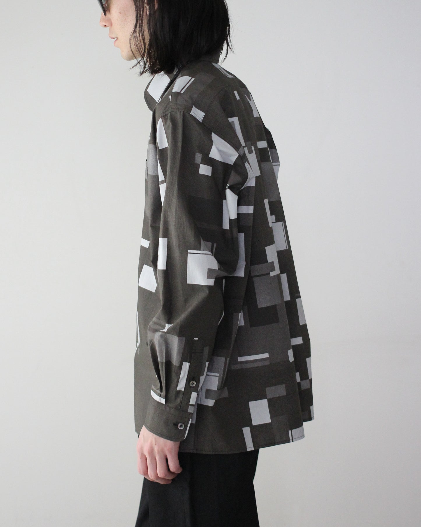 REVERBERATE/SHIRT TYPE - BOX - PATTERN "SQUARE BLACK"