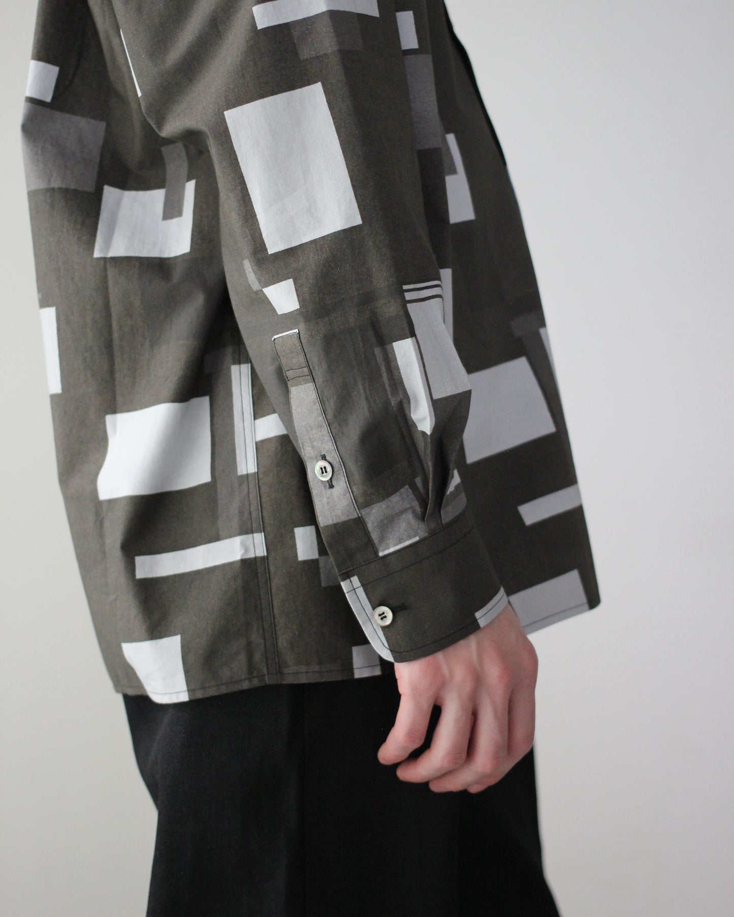REVERBERATE/SHIRT TYPE - BOX - PATTERN "SQUARE BLACK"