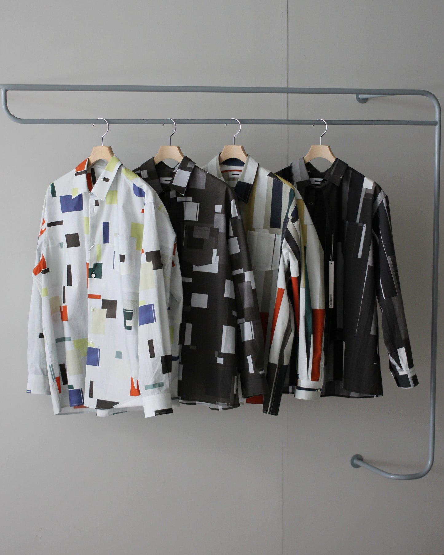 REVERBERATE/SHIRT TYPE - BOX - PATTERN "SQUARE BLACK"