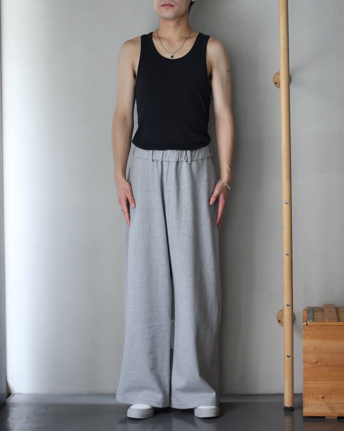 REVERBERATE / SWEAT PANTS "GRAY"