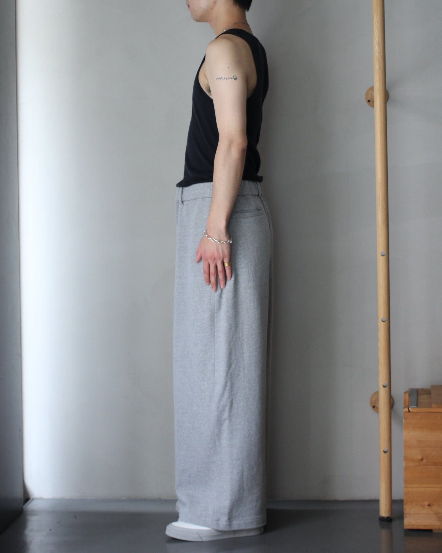 REVERBERATE / SWEAT PANTS "GRAY"