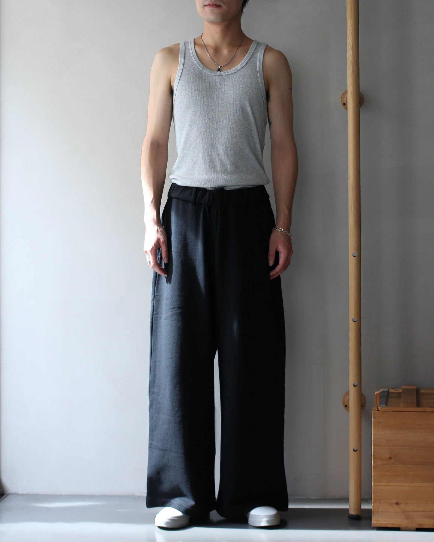 REVERBERATE / SWEAT PANTS "BLACK"