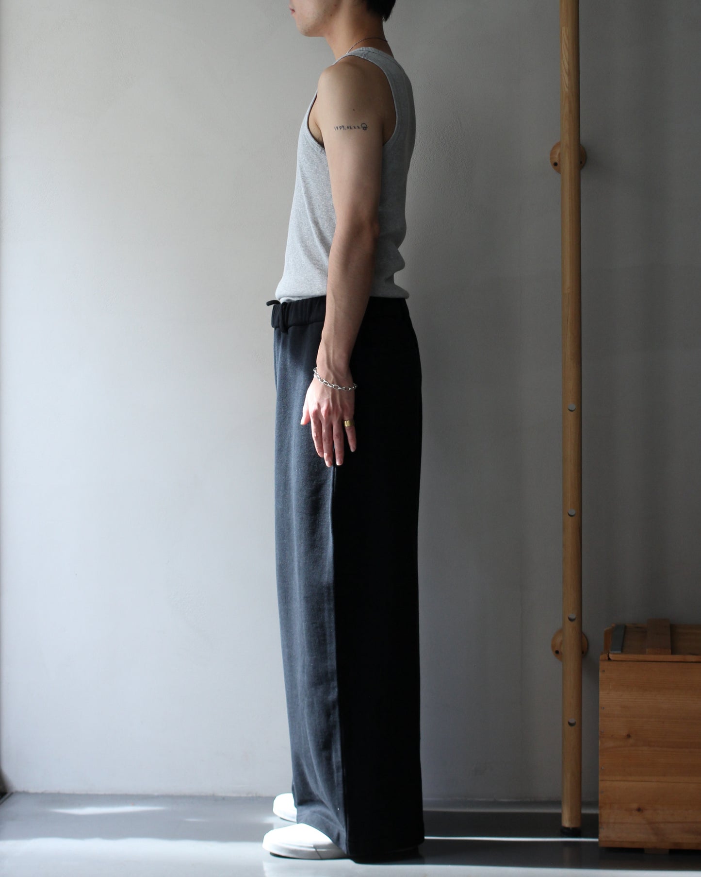 REVERBERATE / SWEAT PANTS "BLACK"
