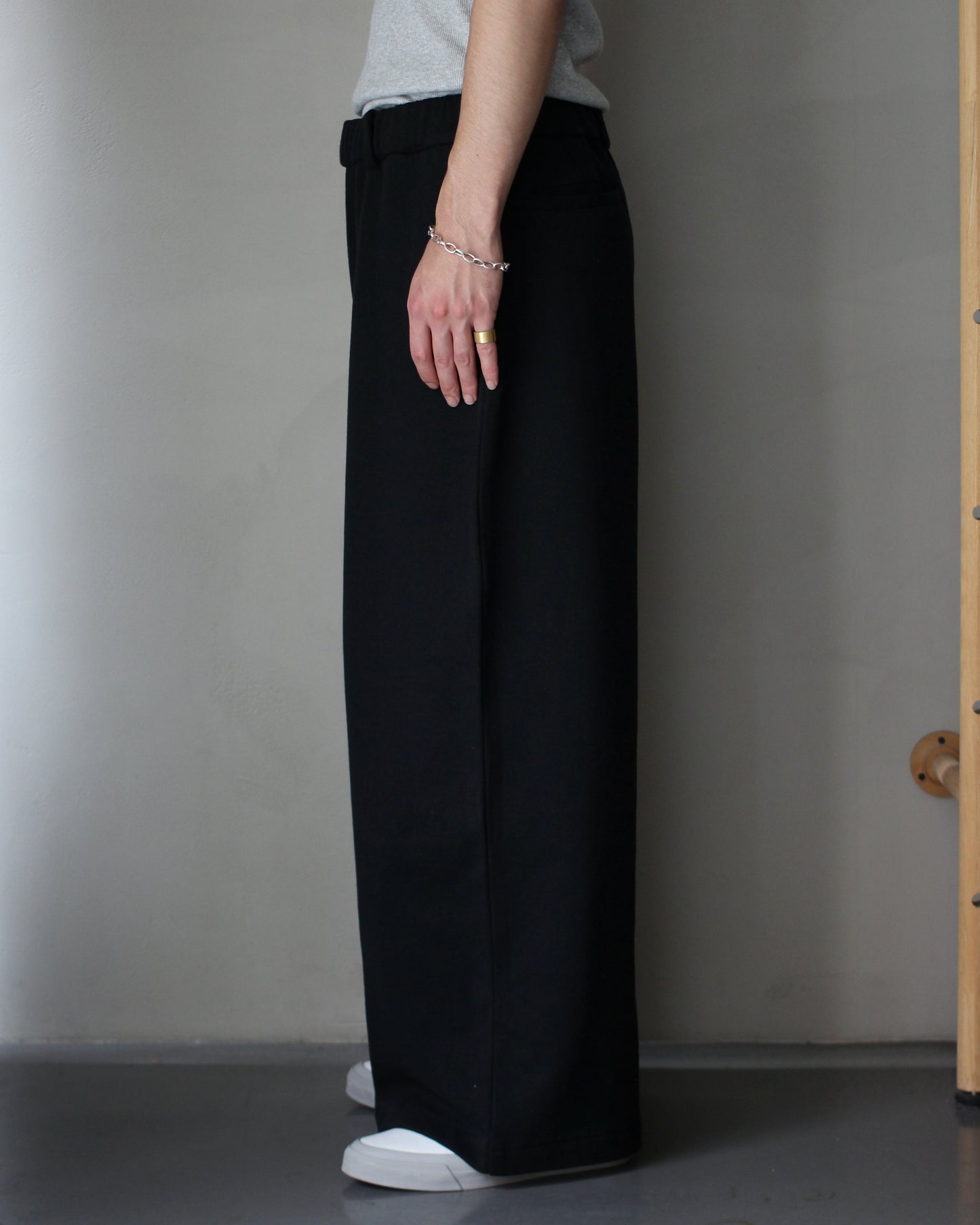 REVERBERATE / SWEAT PANTS "BLACK"