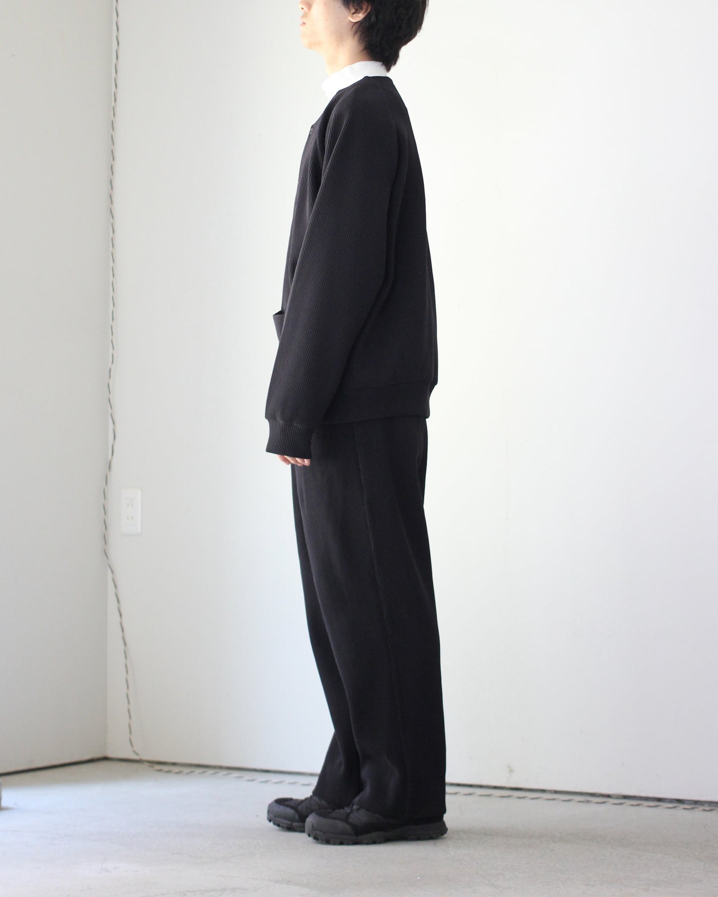 stein / GRADATION PLEATS CARDIGAN "BLACK"