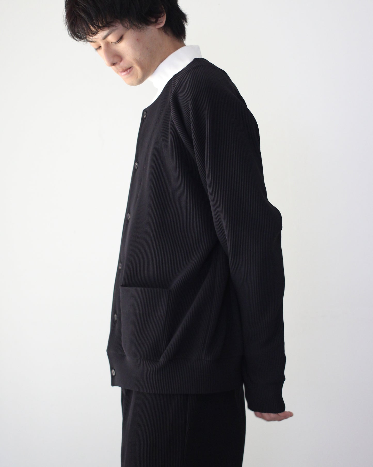 stein / GRADATION PLEATS CARDIGAN "BLACK"