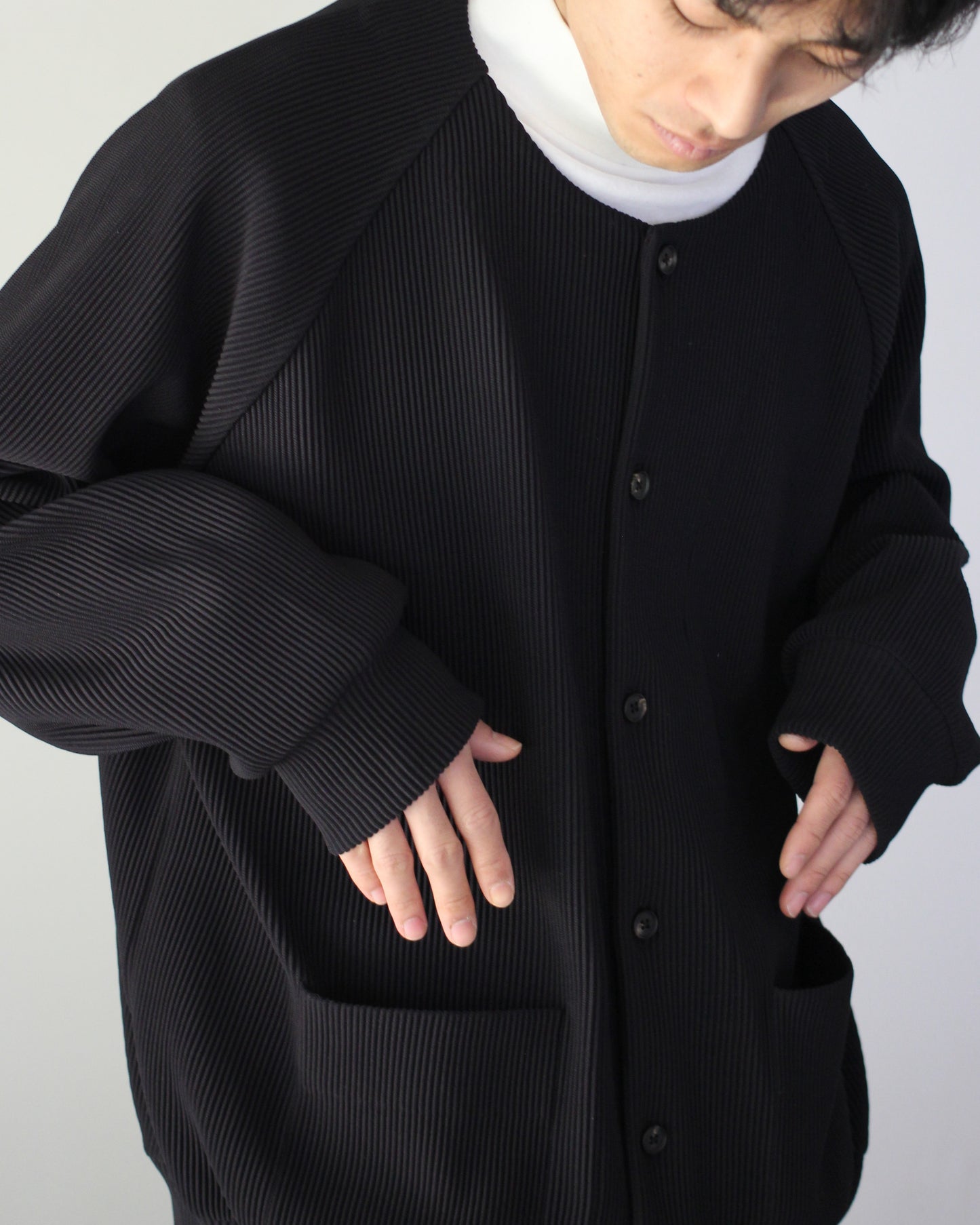 stein / GRADATION PLEATS CARDIGAN "BLACK"
