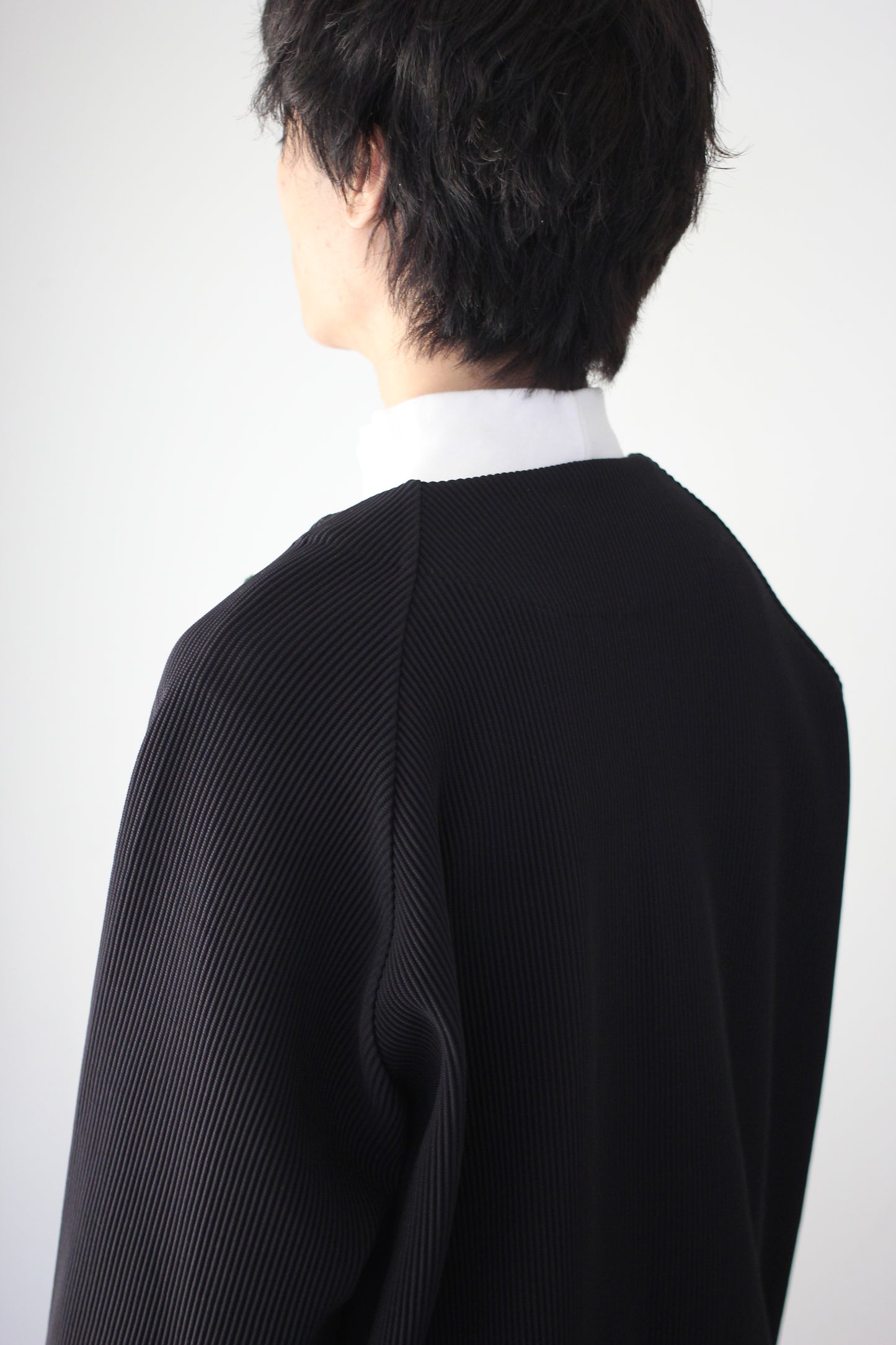 stein / GRADATION PLEATS CARDIGAN "BLACK"