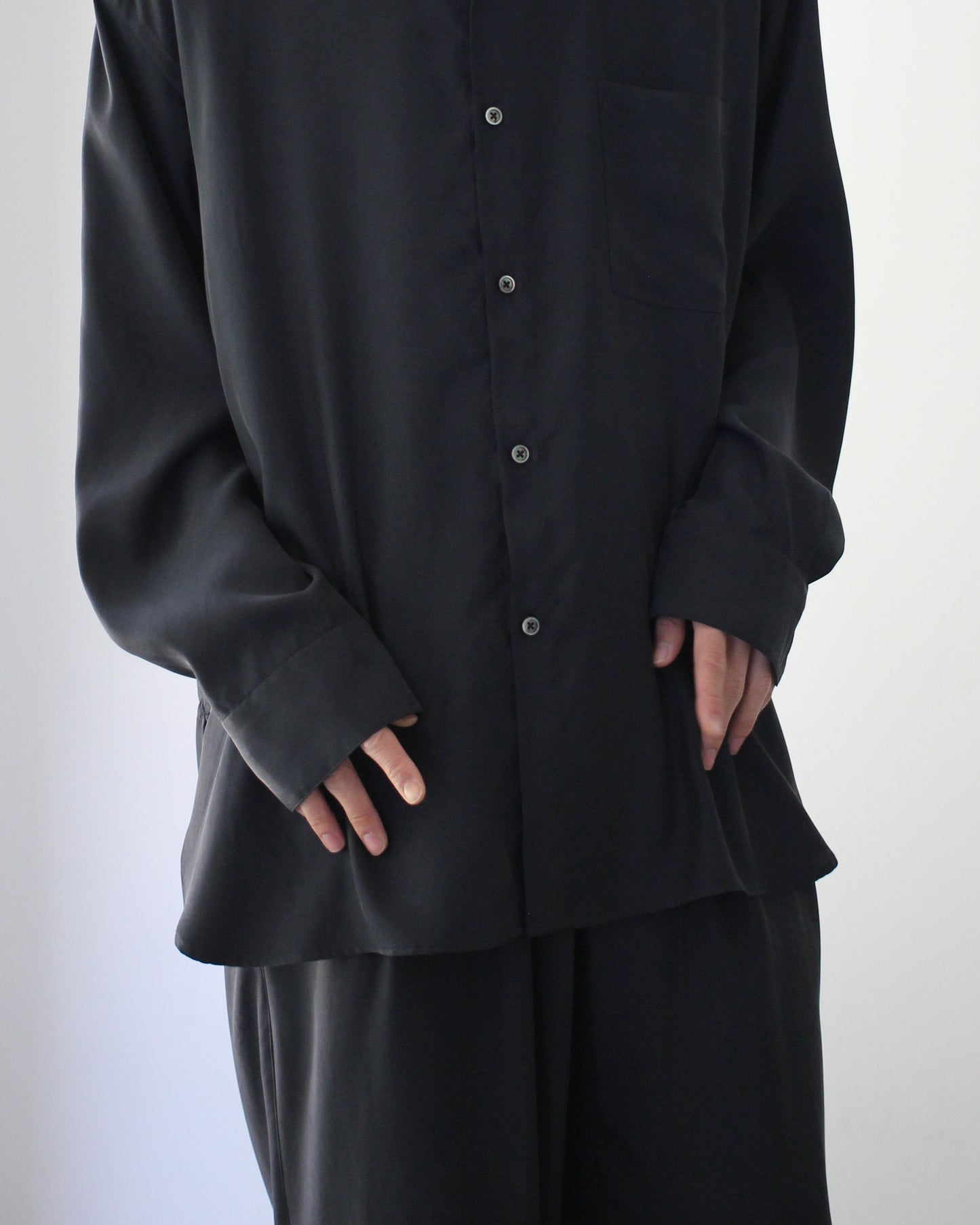 stein / OVERSIZED CUPRO LS SHIRT "BLACK"