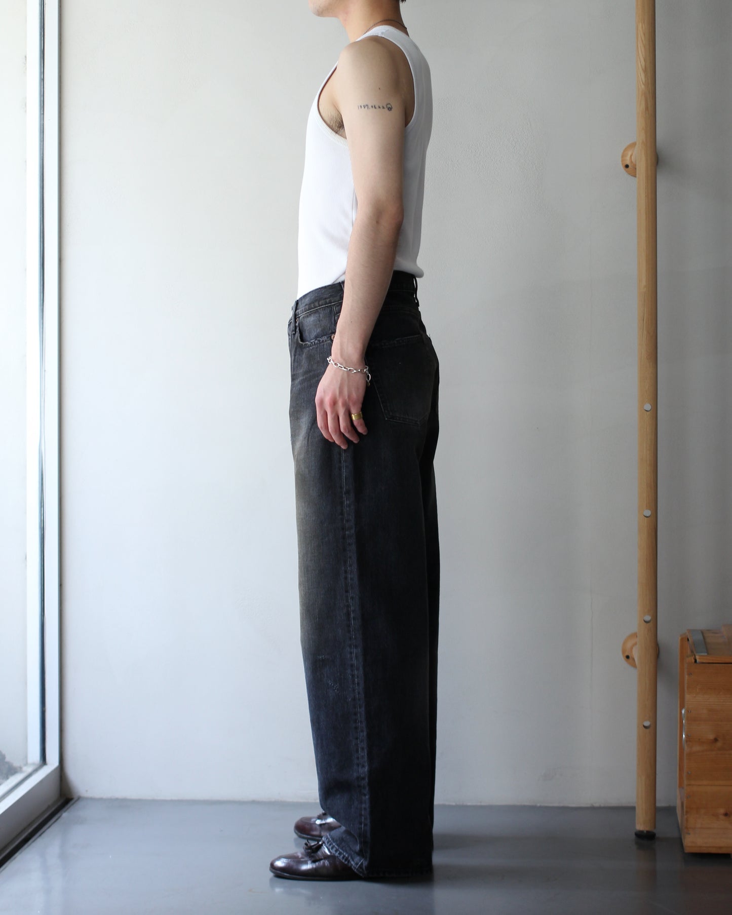 ssstein/LOOSE DENIM JEANS "BLACK"