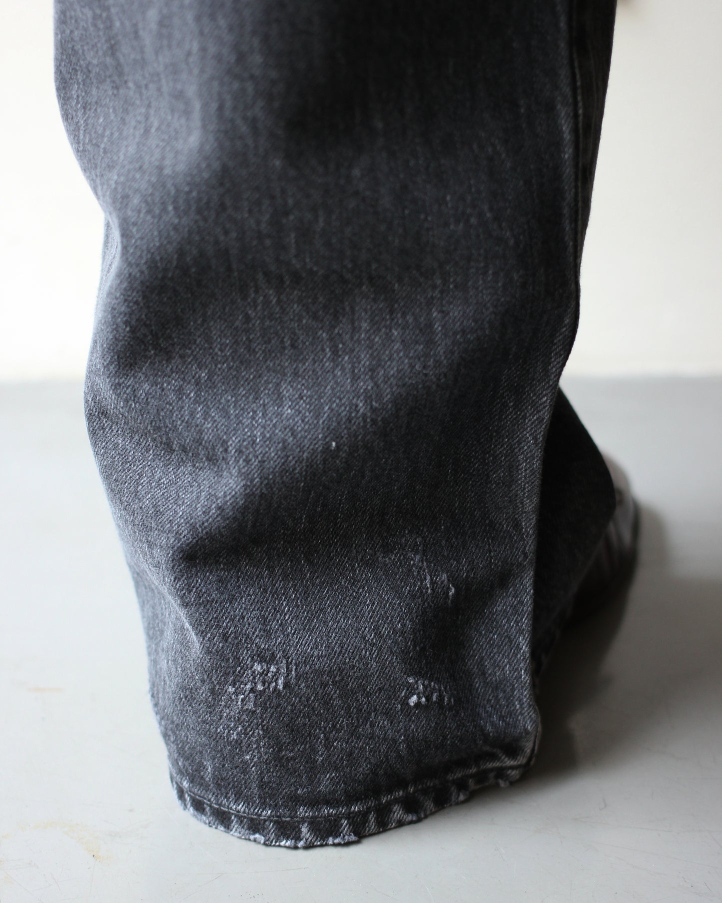 ssstein/LOOSE DENIM JEANS "BLACK"