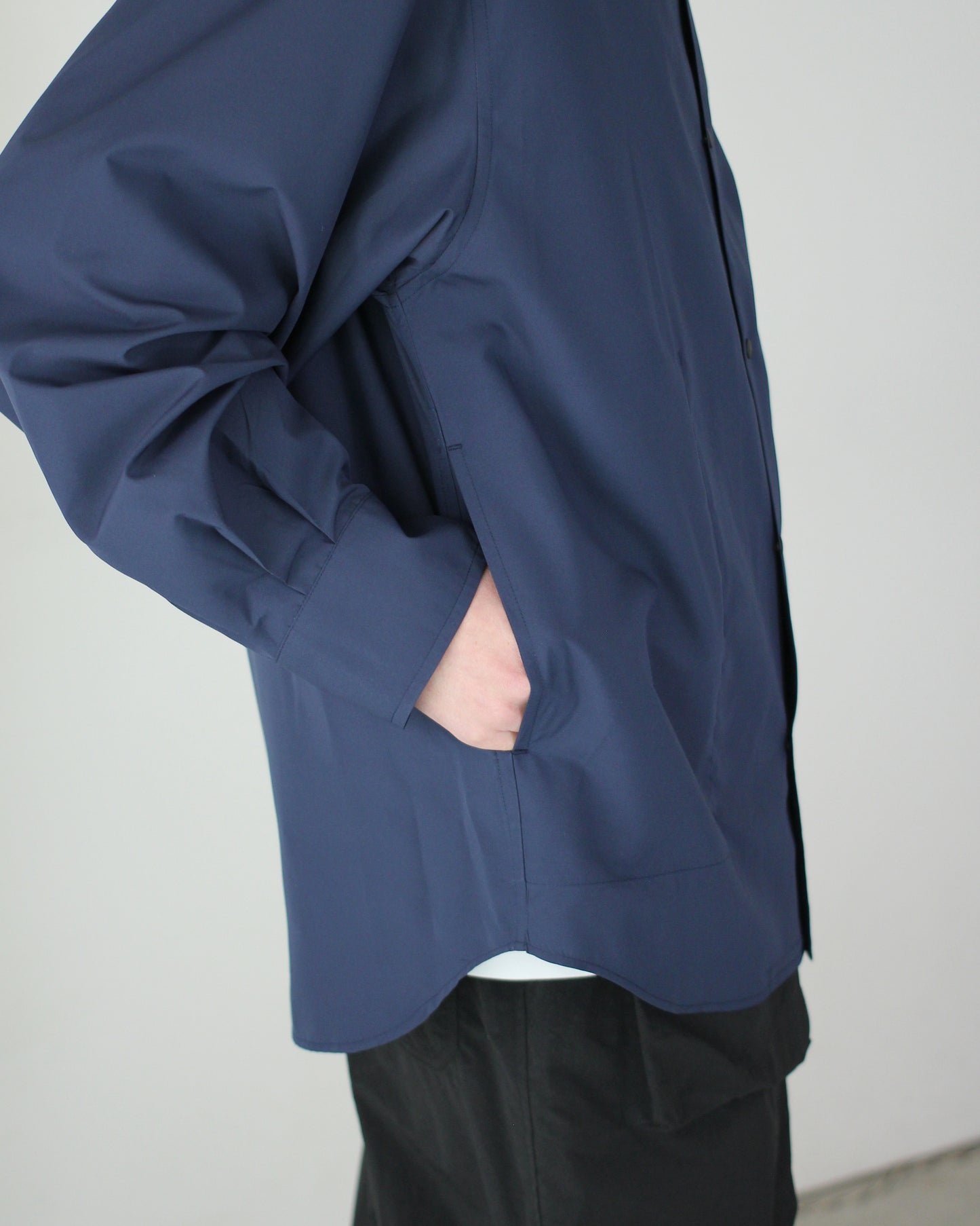 meanswhile/FEATHER SMOOTH SNAP SH "NAVY"