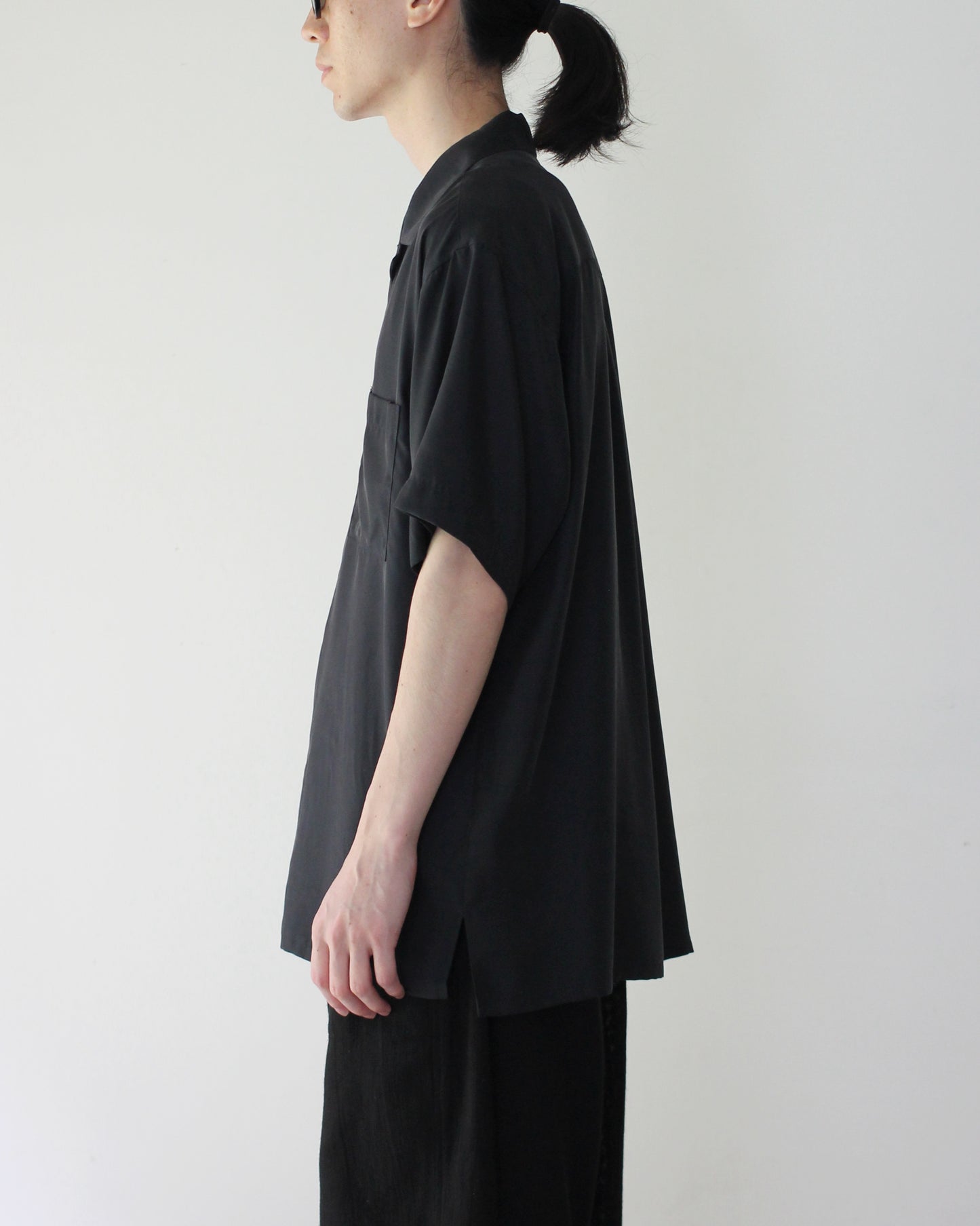 stein / OVERSIZED CUPRO OPEN COLLAR SS SHIRT "BLACK"