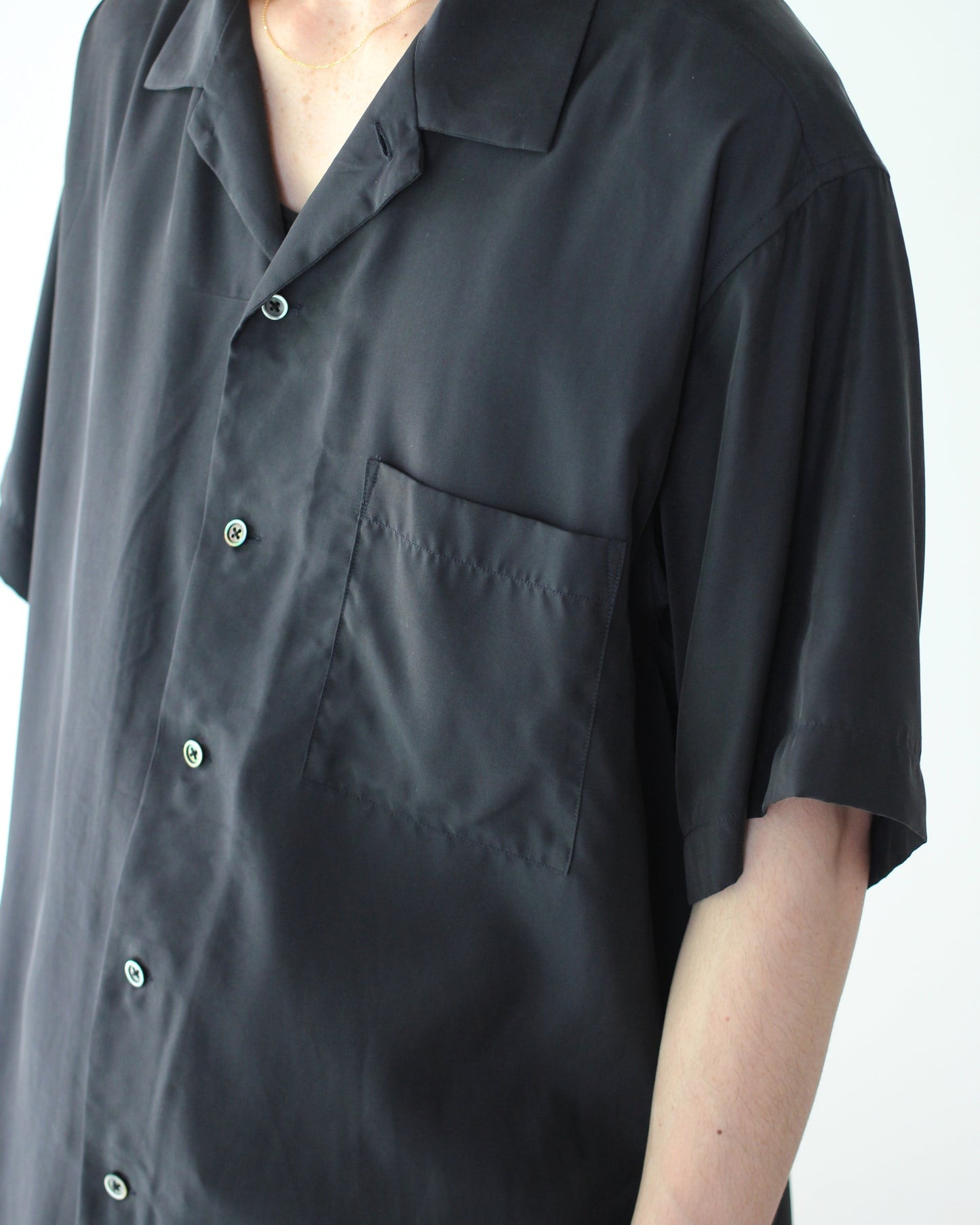 stein / OVERSIZED CUPRO OPEN COLLAR SS SHIRT "BLACK"