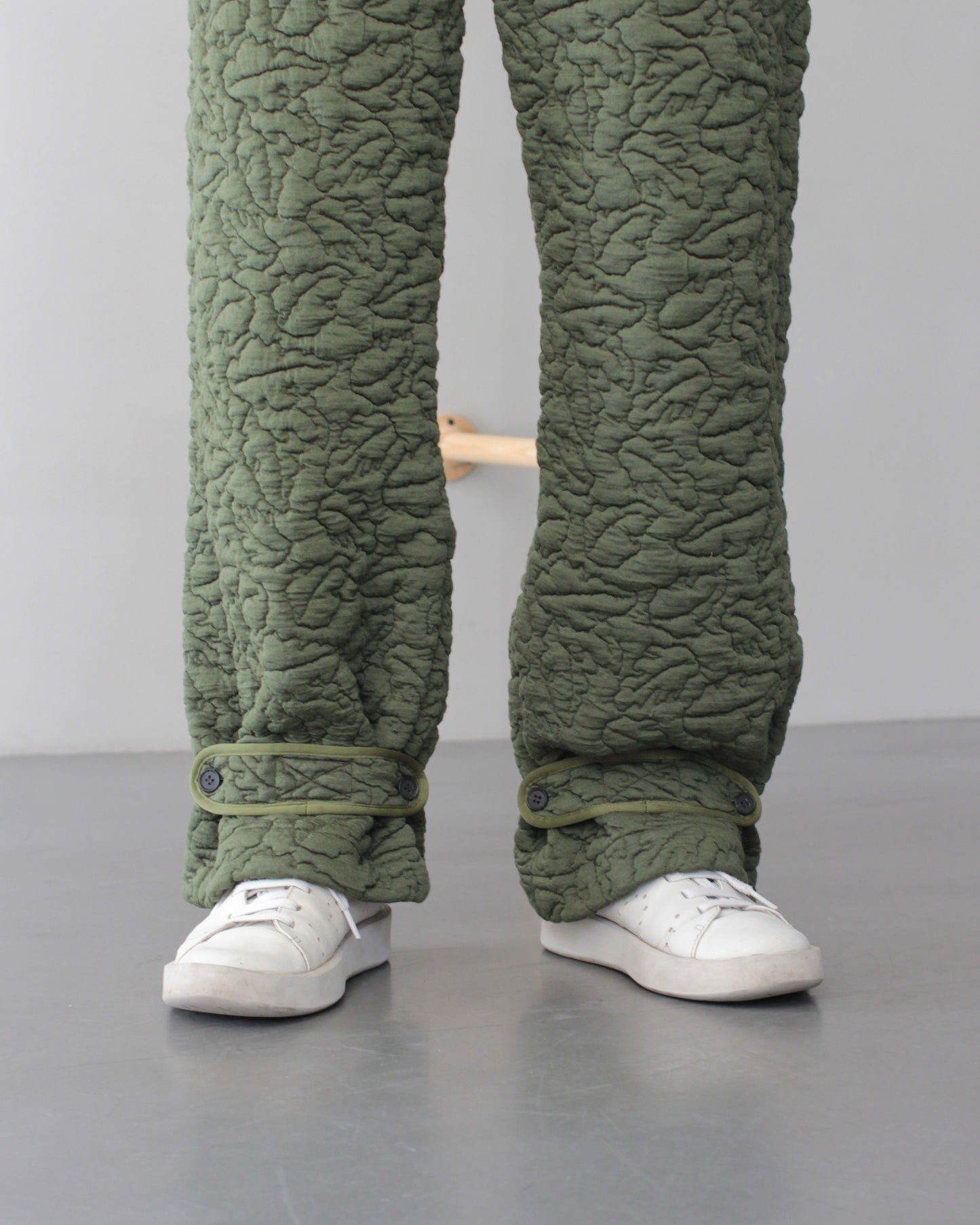 MATSUFUJI/Leaves Quilted Jacquard Trousers "OLIVE"