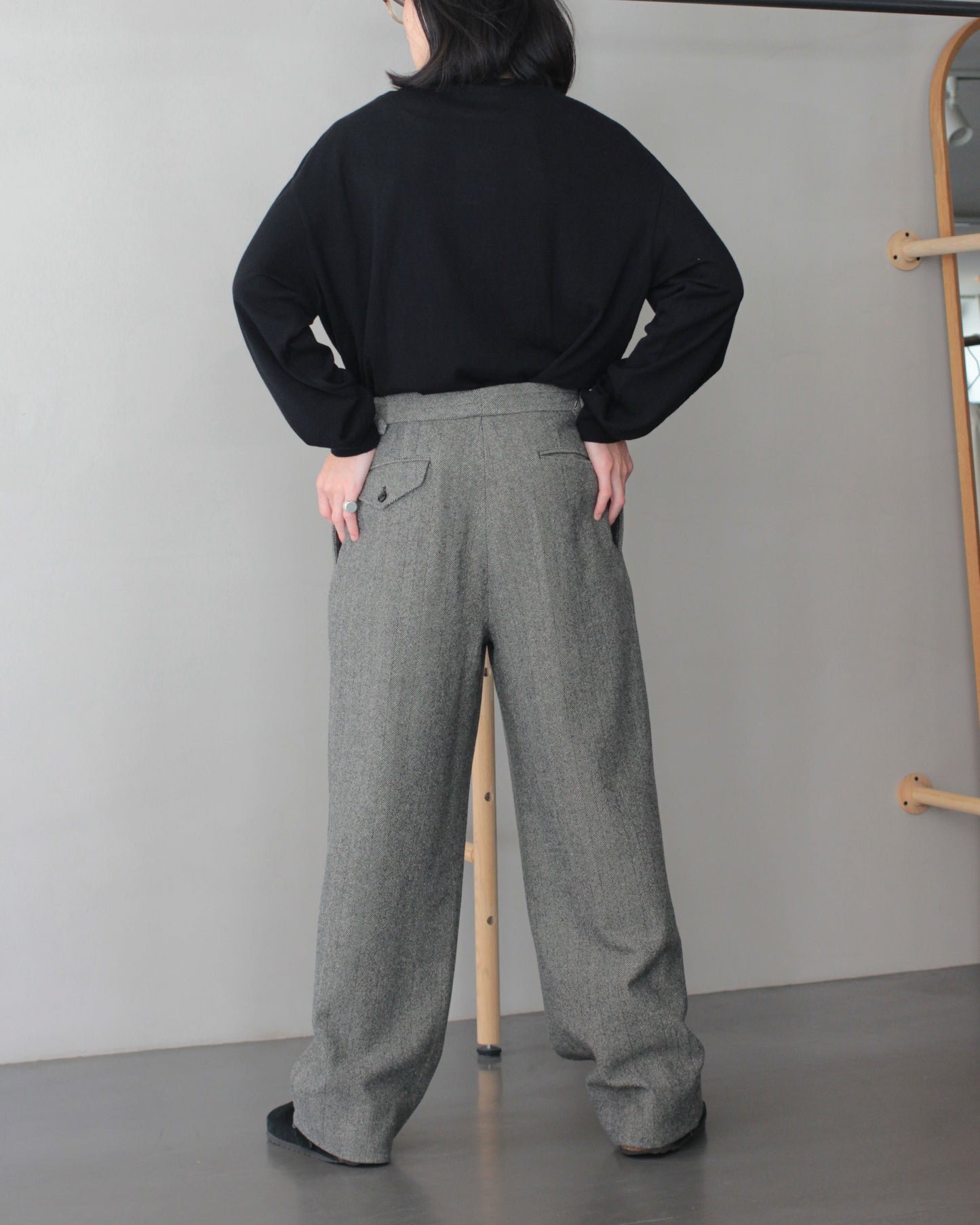 ulterior / WOOL SILK HERINGBONE WIDE TROUSERS