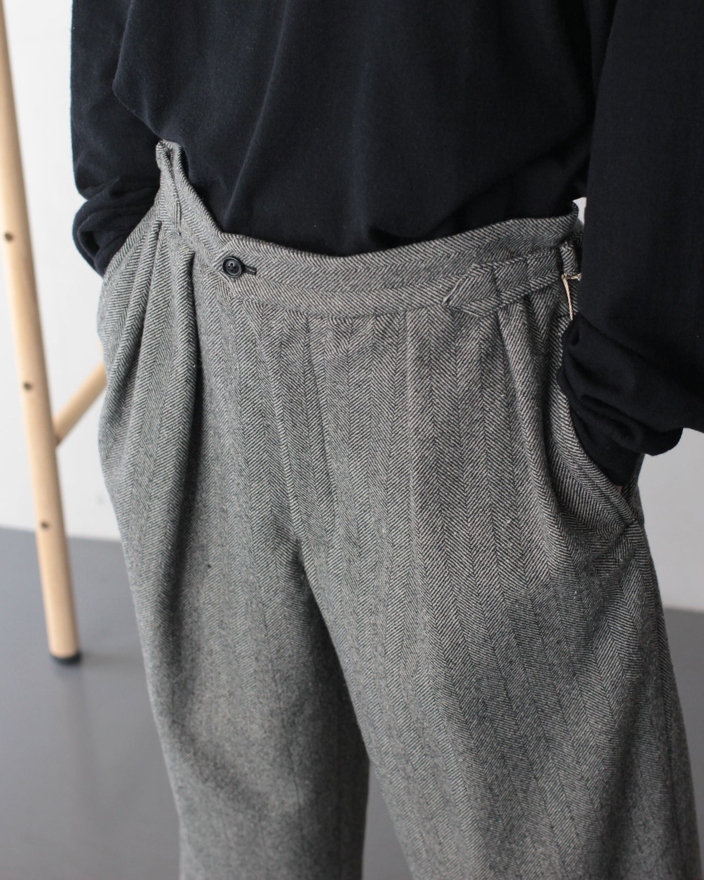 ulterior / WOOL SILK HERINGBONE WIDE TROUSERS