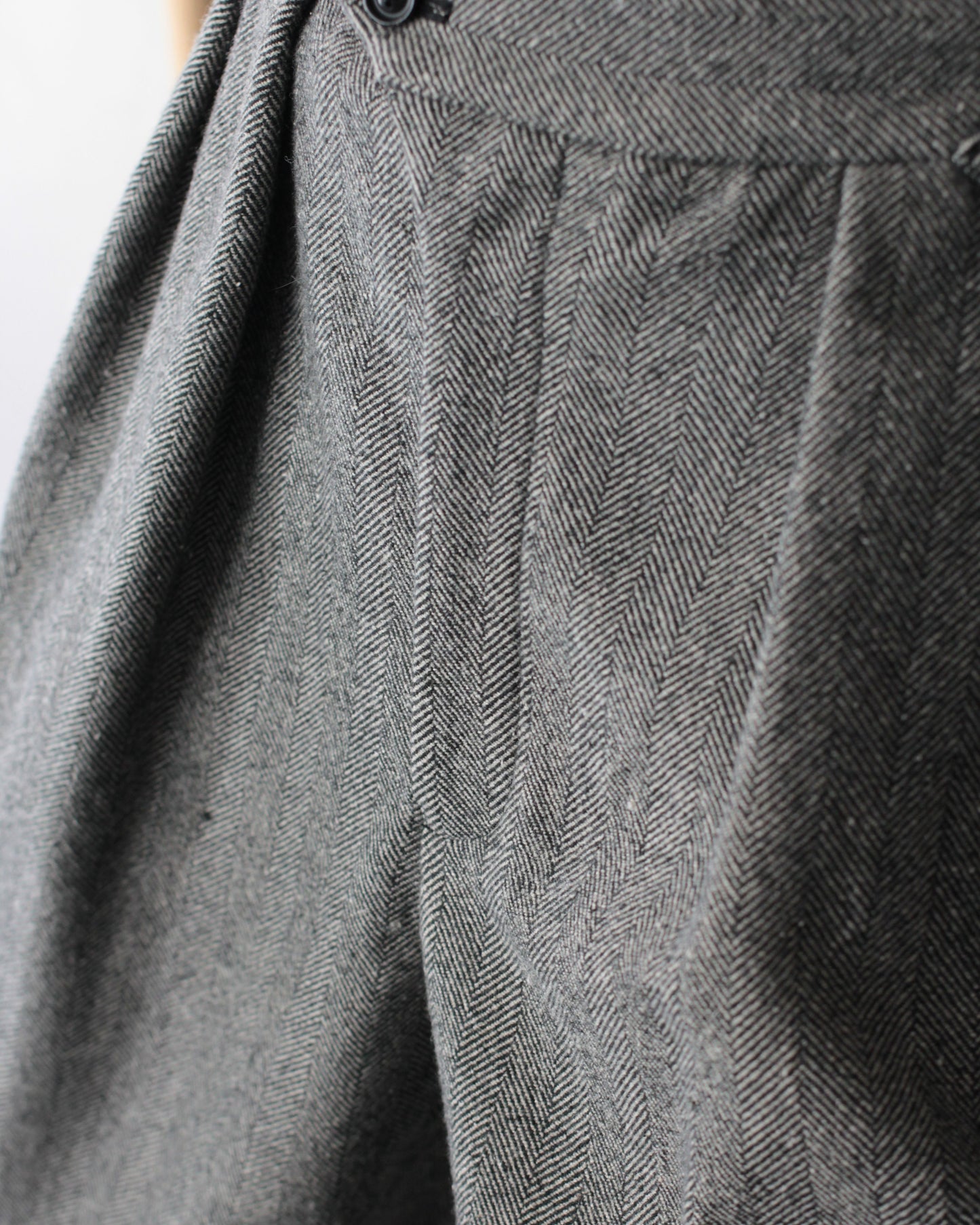 ulterior / WOOL SILK HERINGBONE WIDE TROUSERS