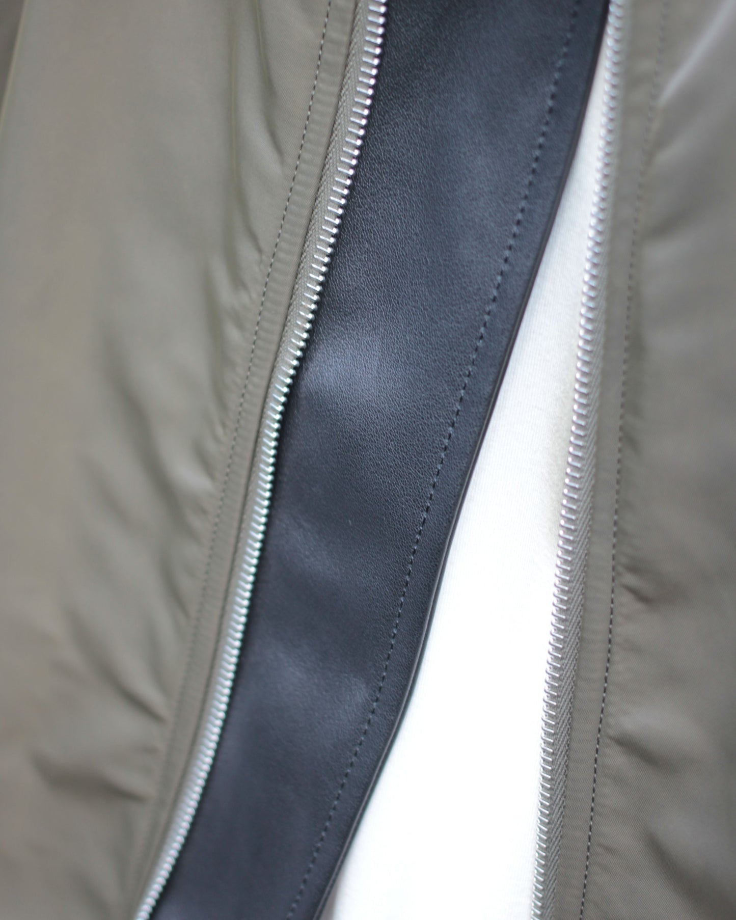 stein / OVERSIZED FLIGHT JACKET "MILITARY KHAKI"